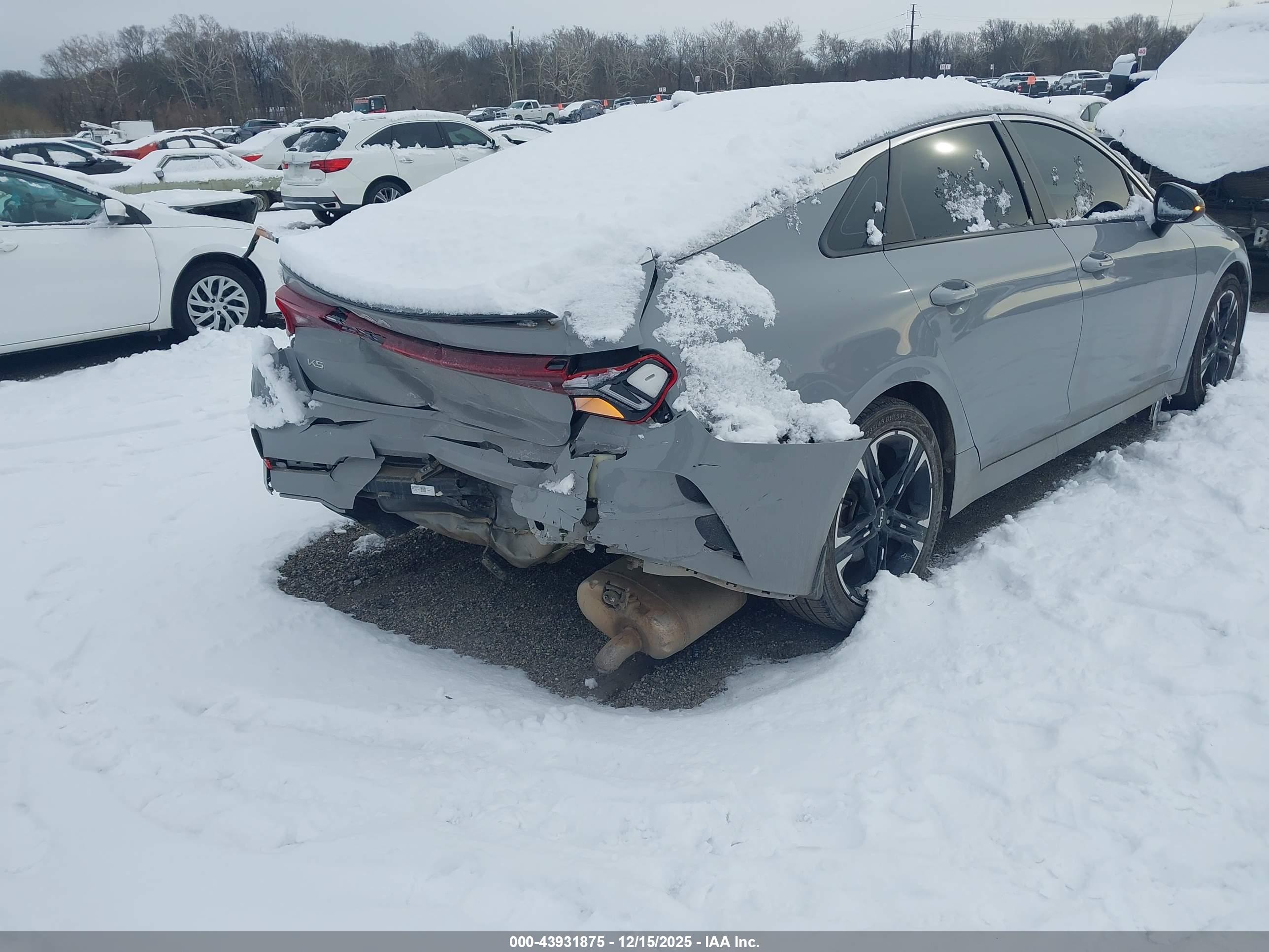 KIA K5 image 6