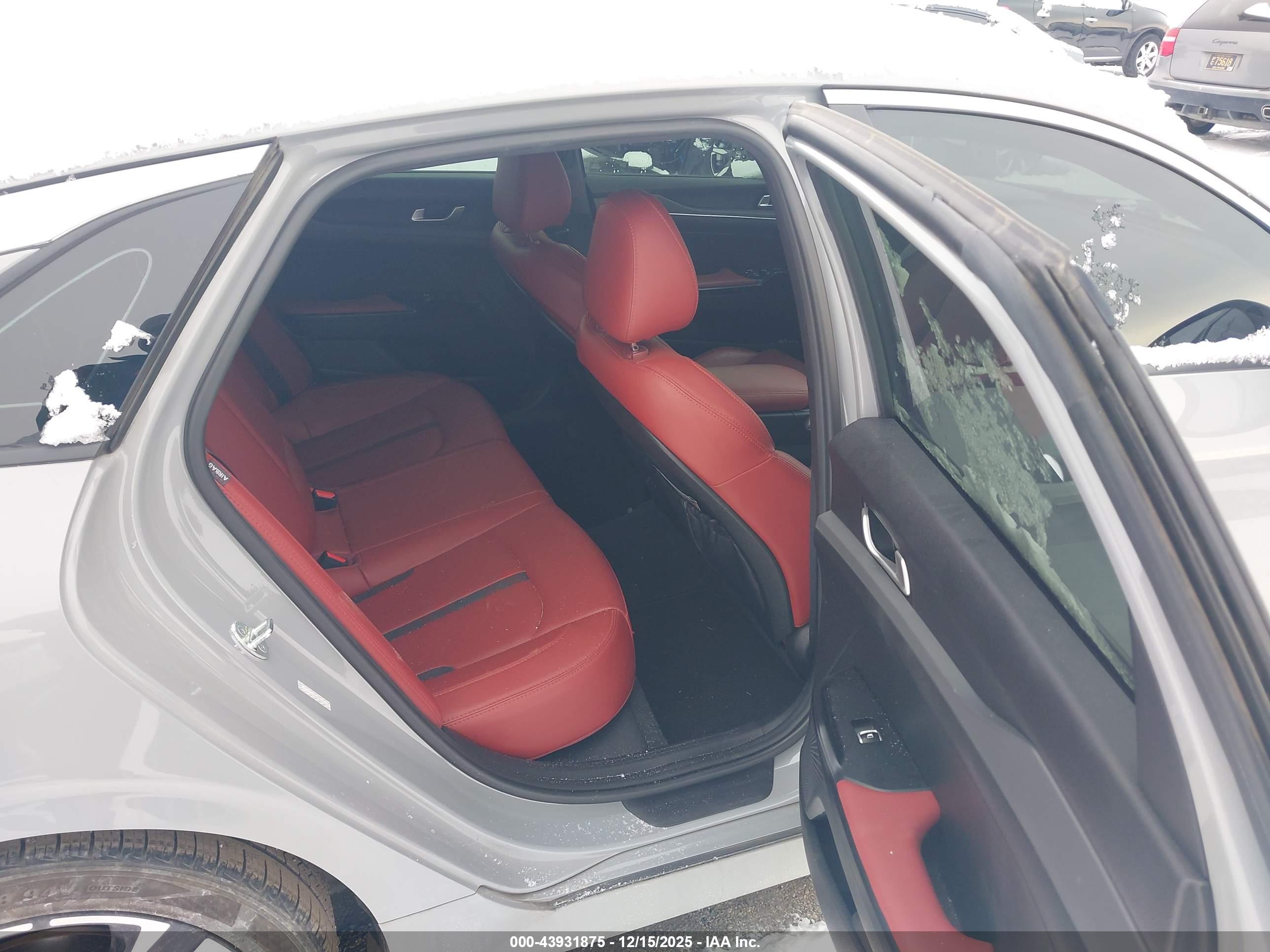 KIA K5 image 8