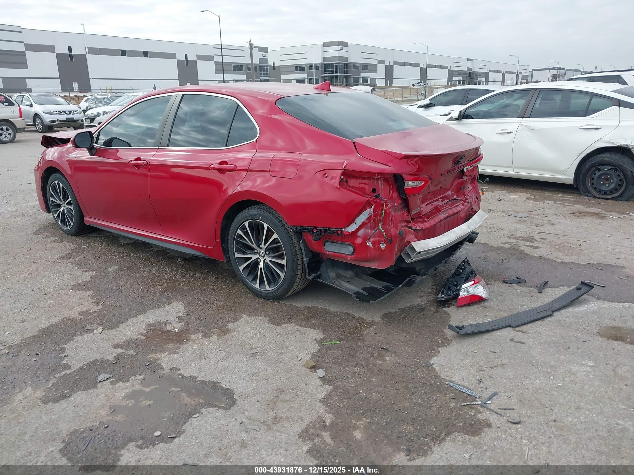 TOYOTA CAMRY image 3