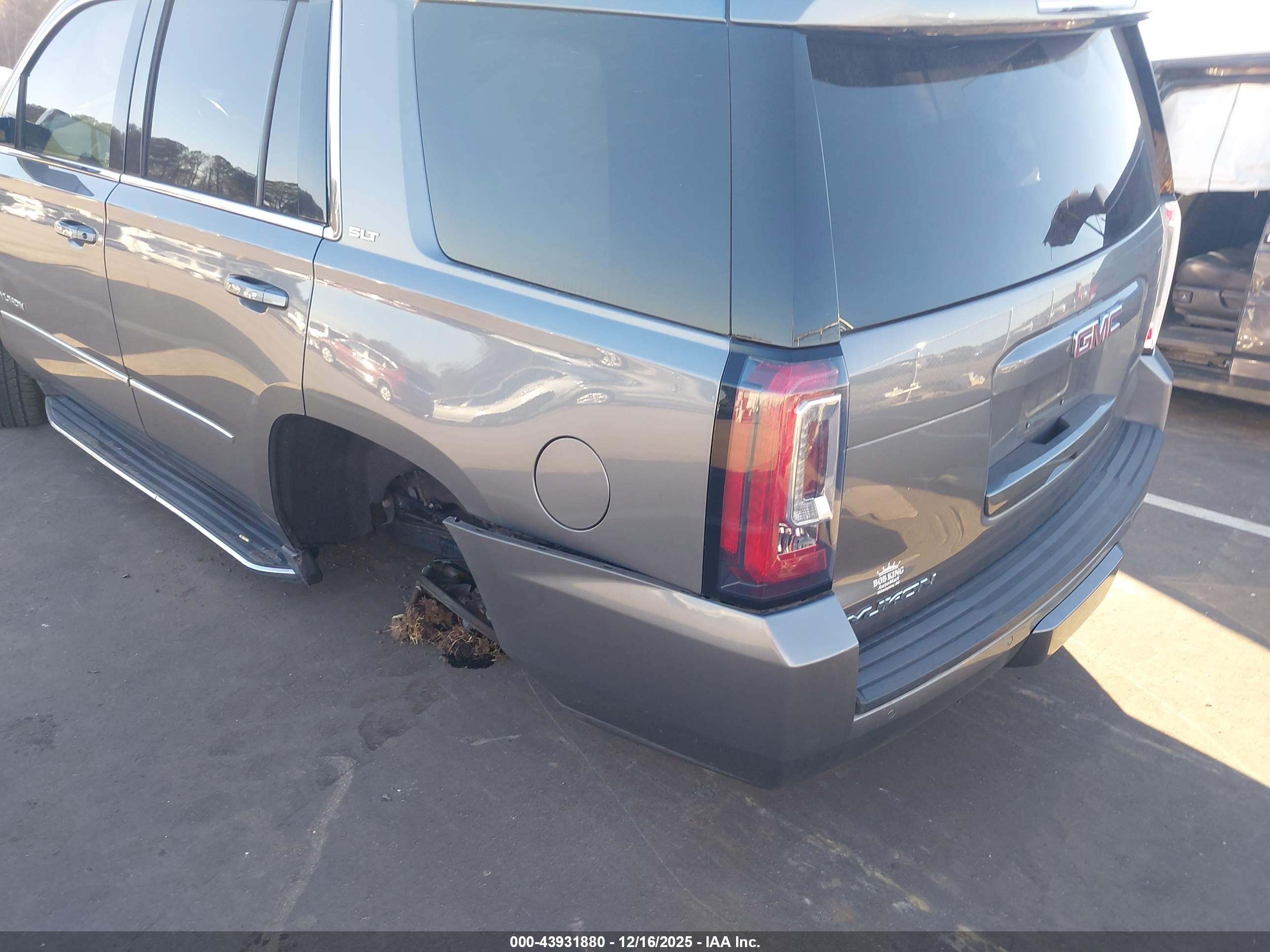 GMC YUKON image 6