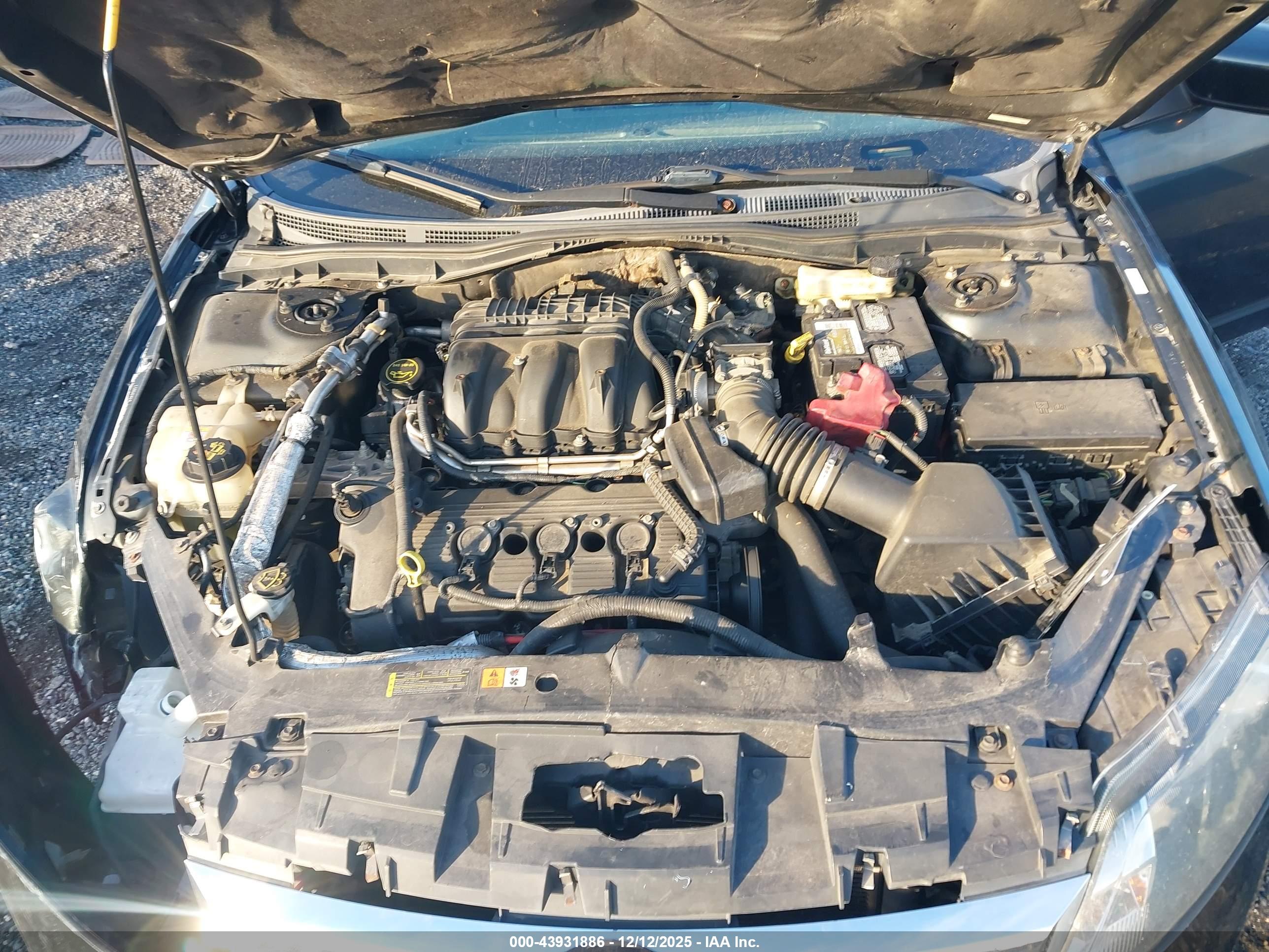 FORD FUSION image 10