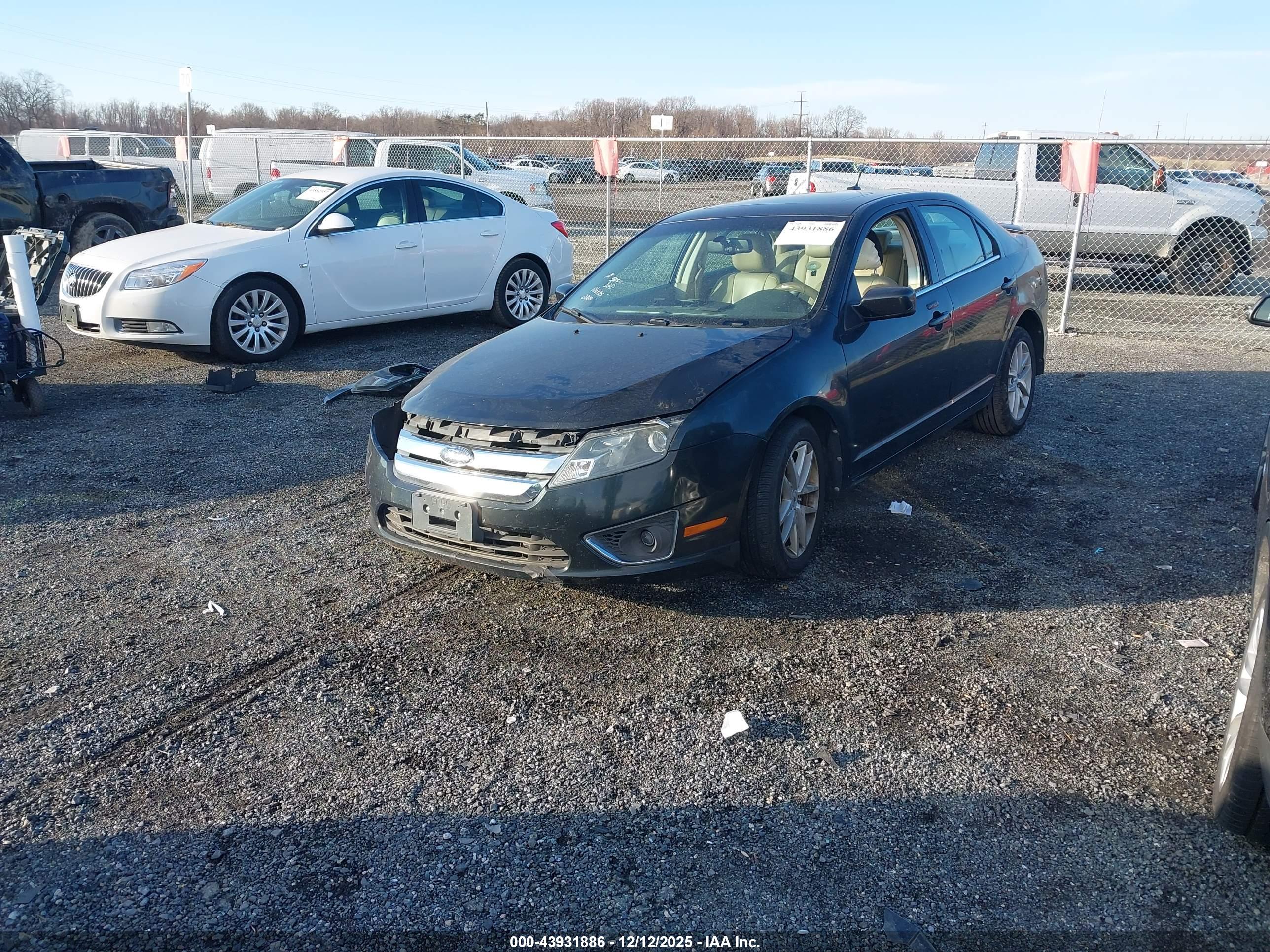 FORD FUSION image 2
