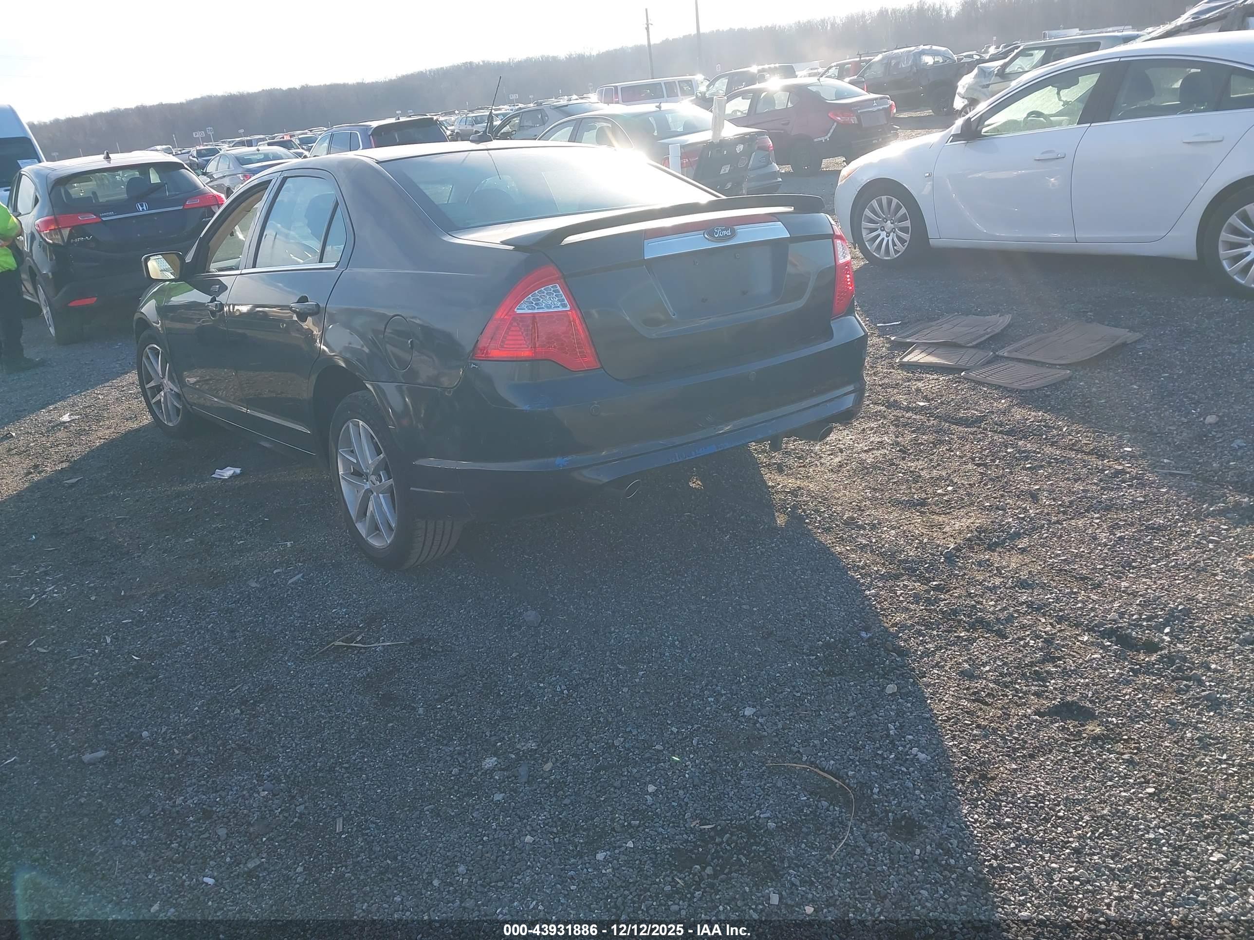 FORD FUSION image 3