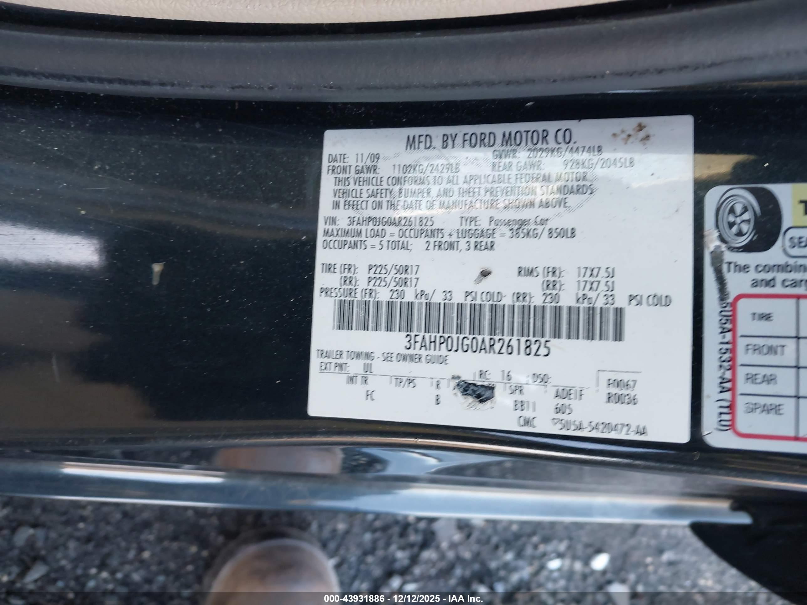 FORD FUSION image 9