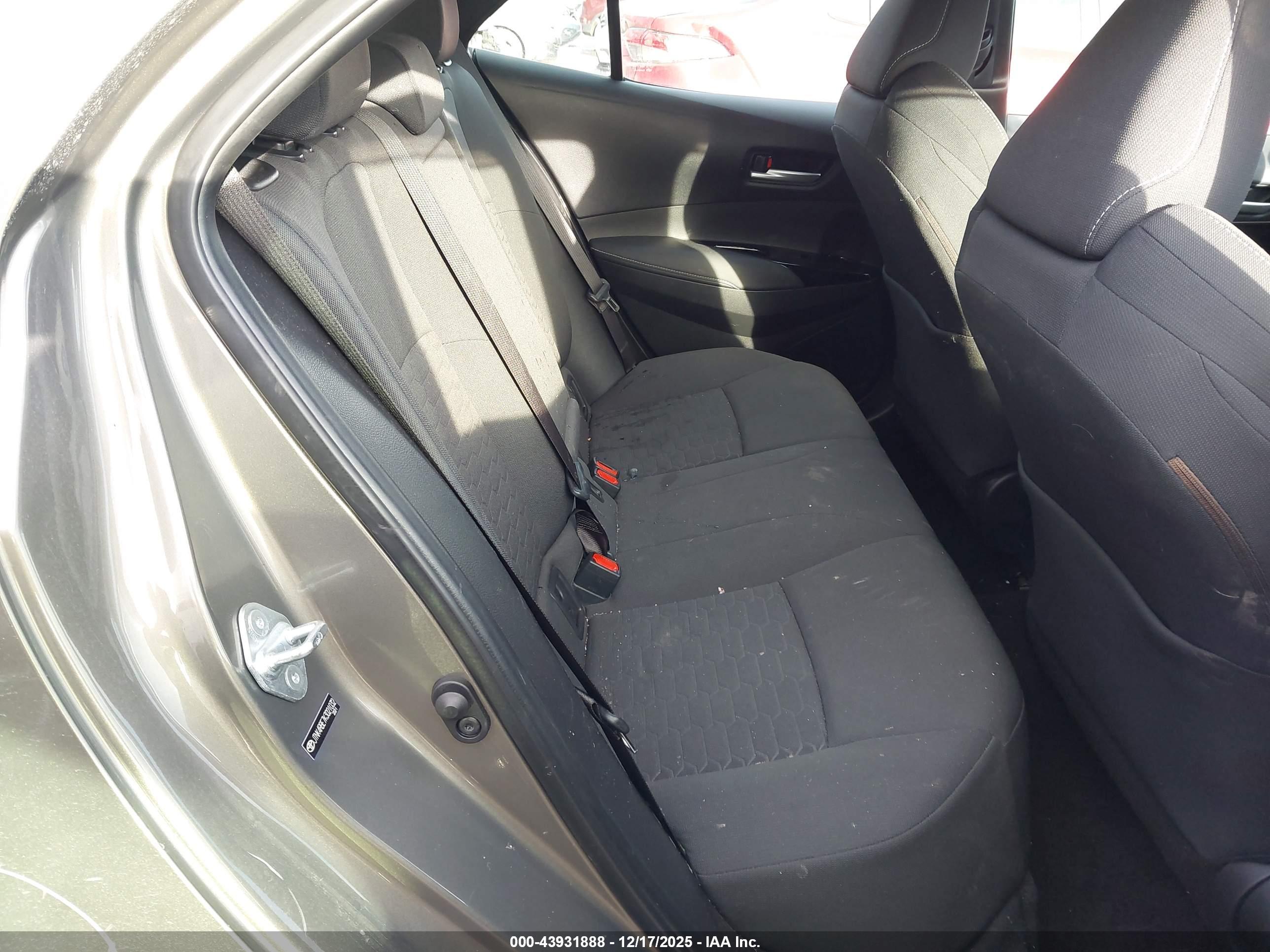 TOYOTA COROLLA image 8