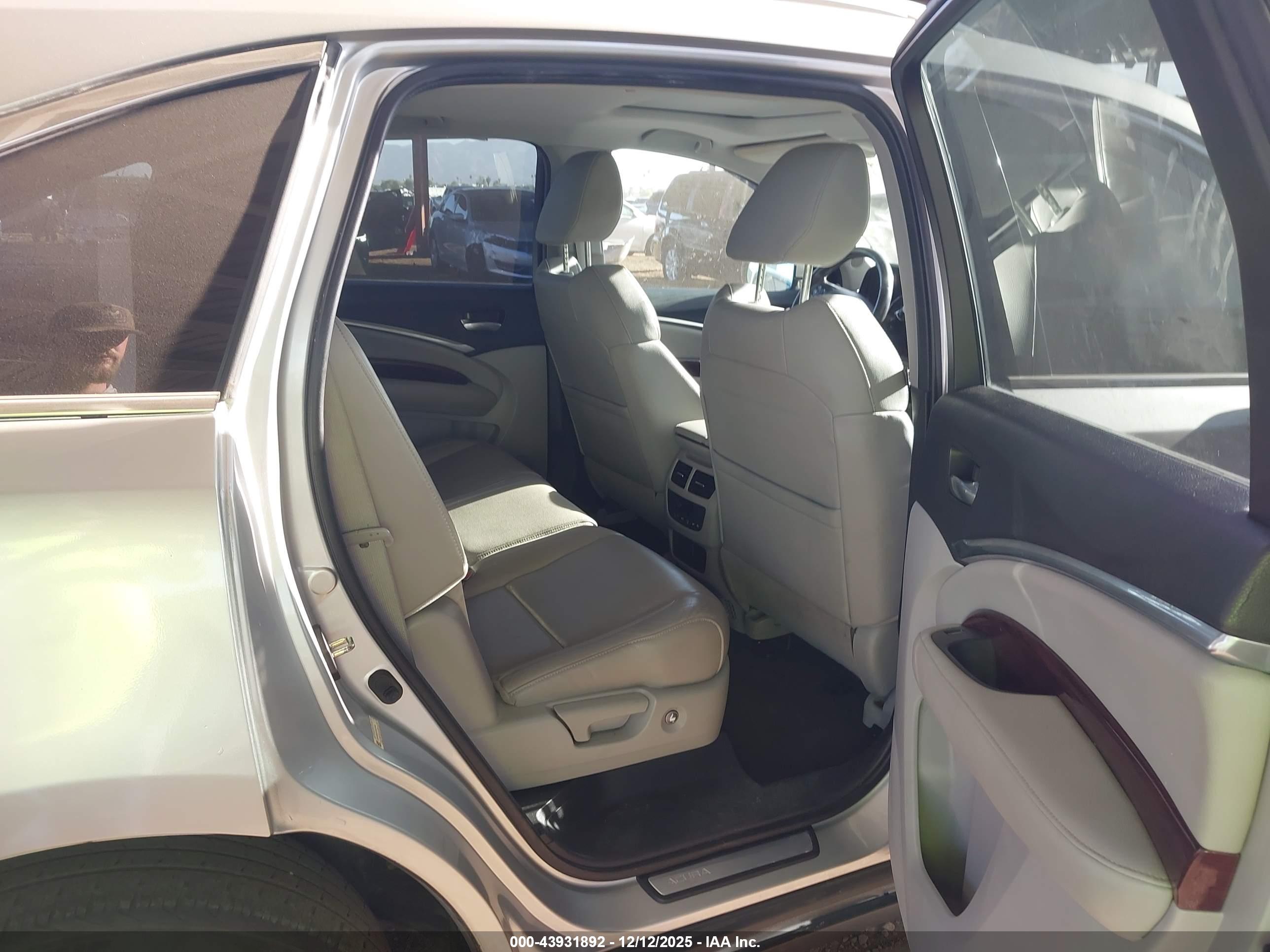 ACURA MDX image 8