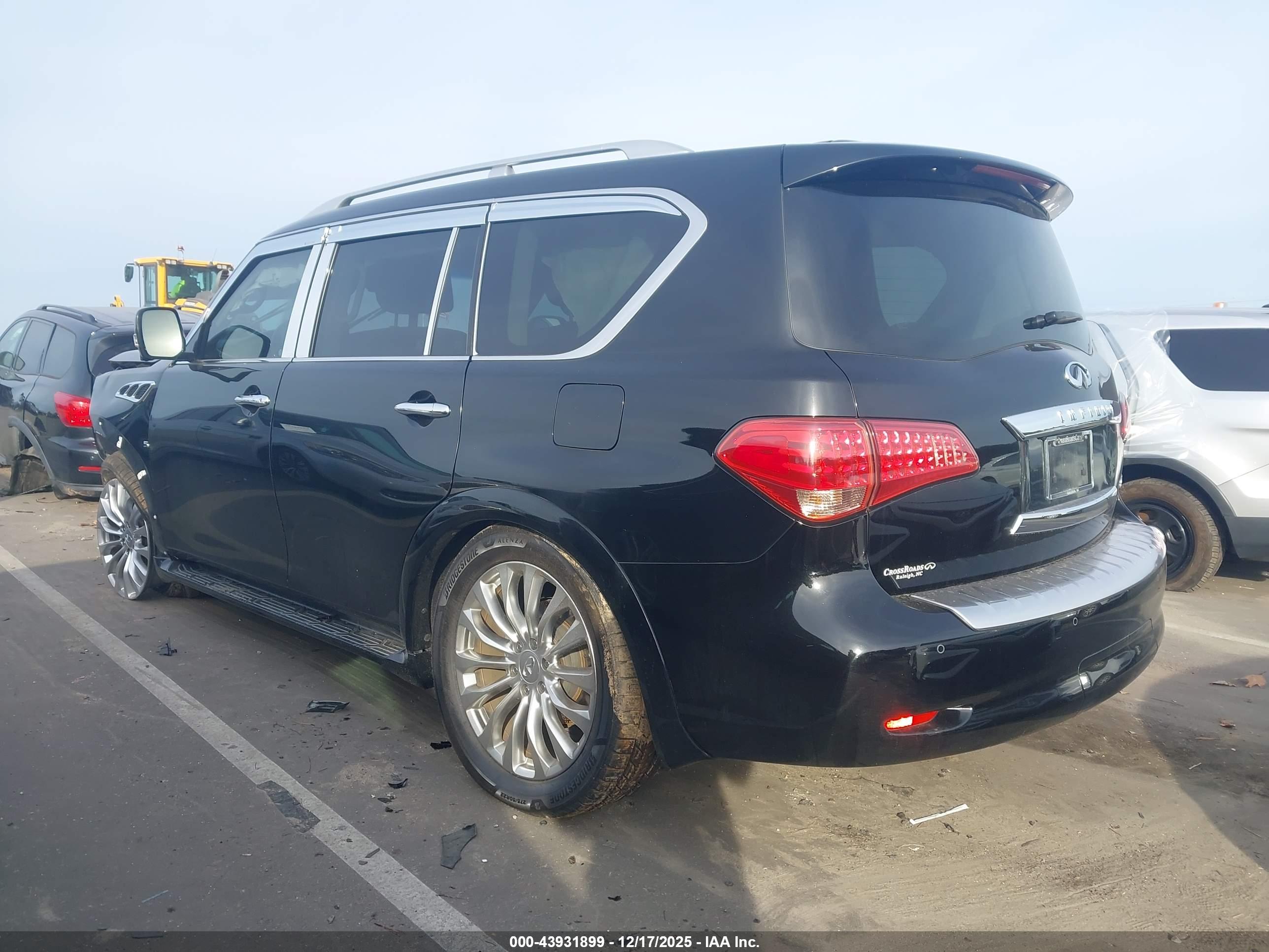INFINITI QX80 image 3