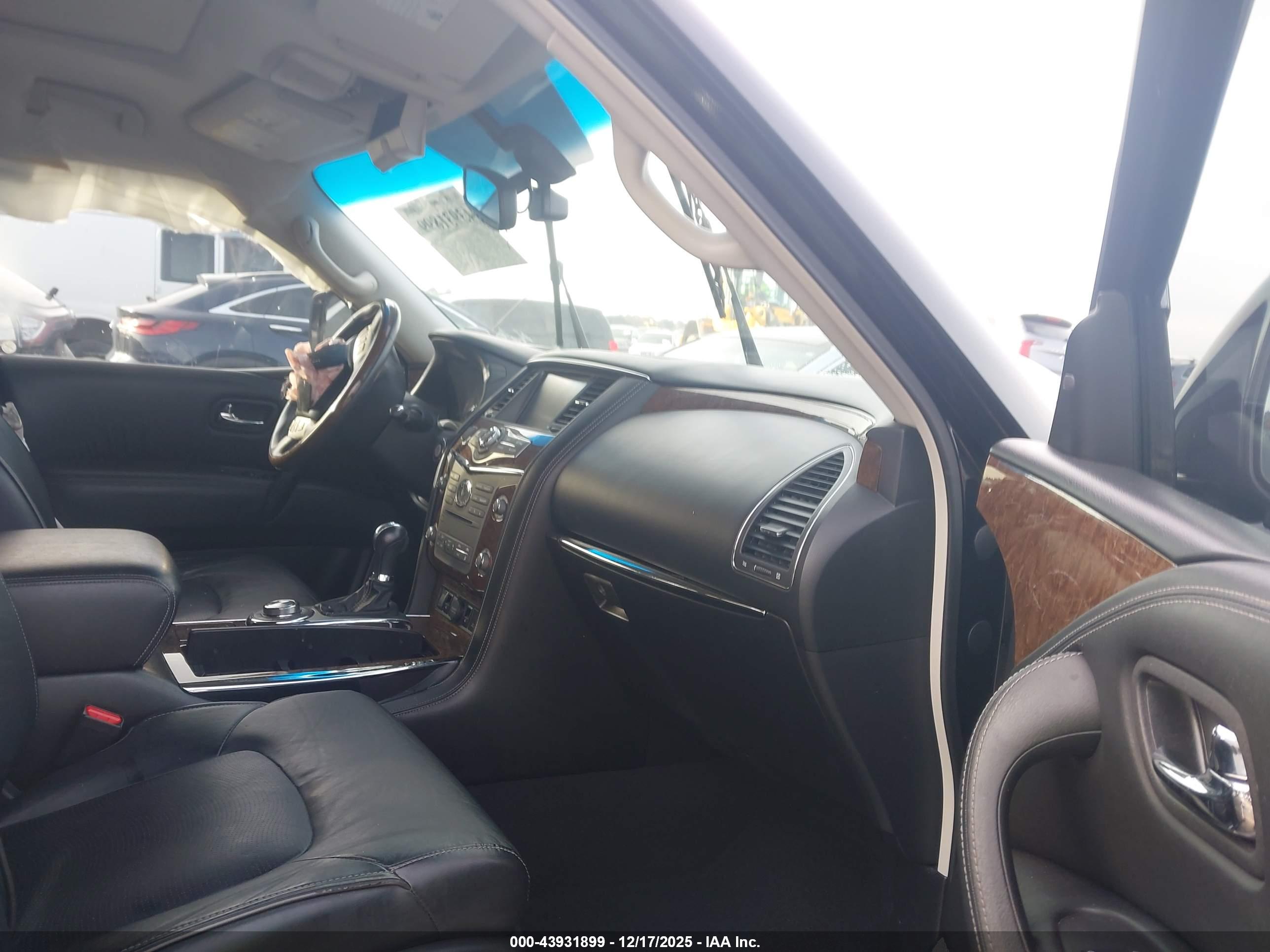 INFINITI QX80 image 5
