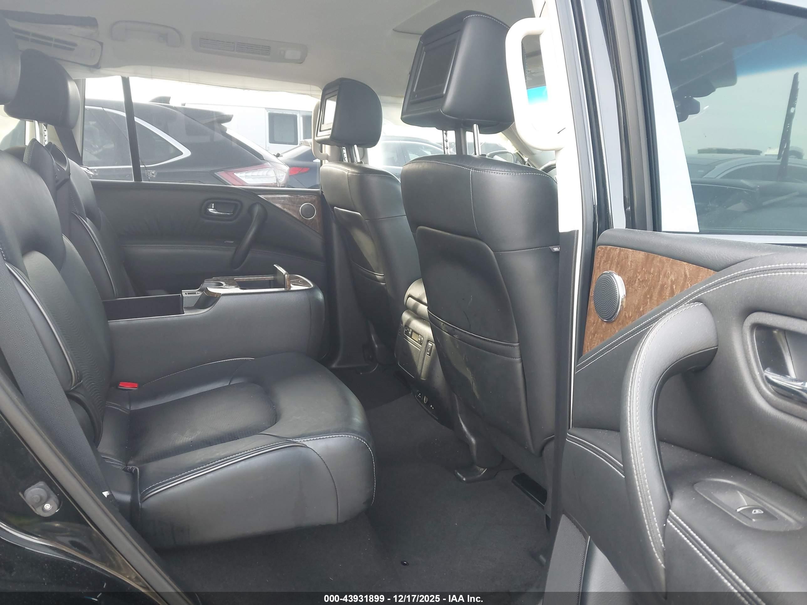 INFINITI QX80 image 8
