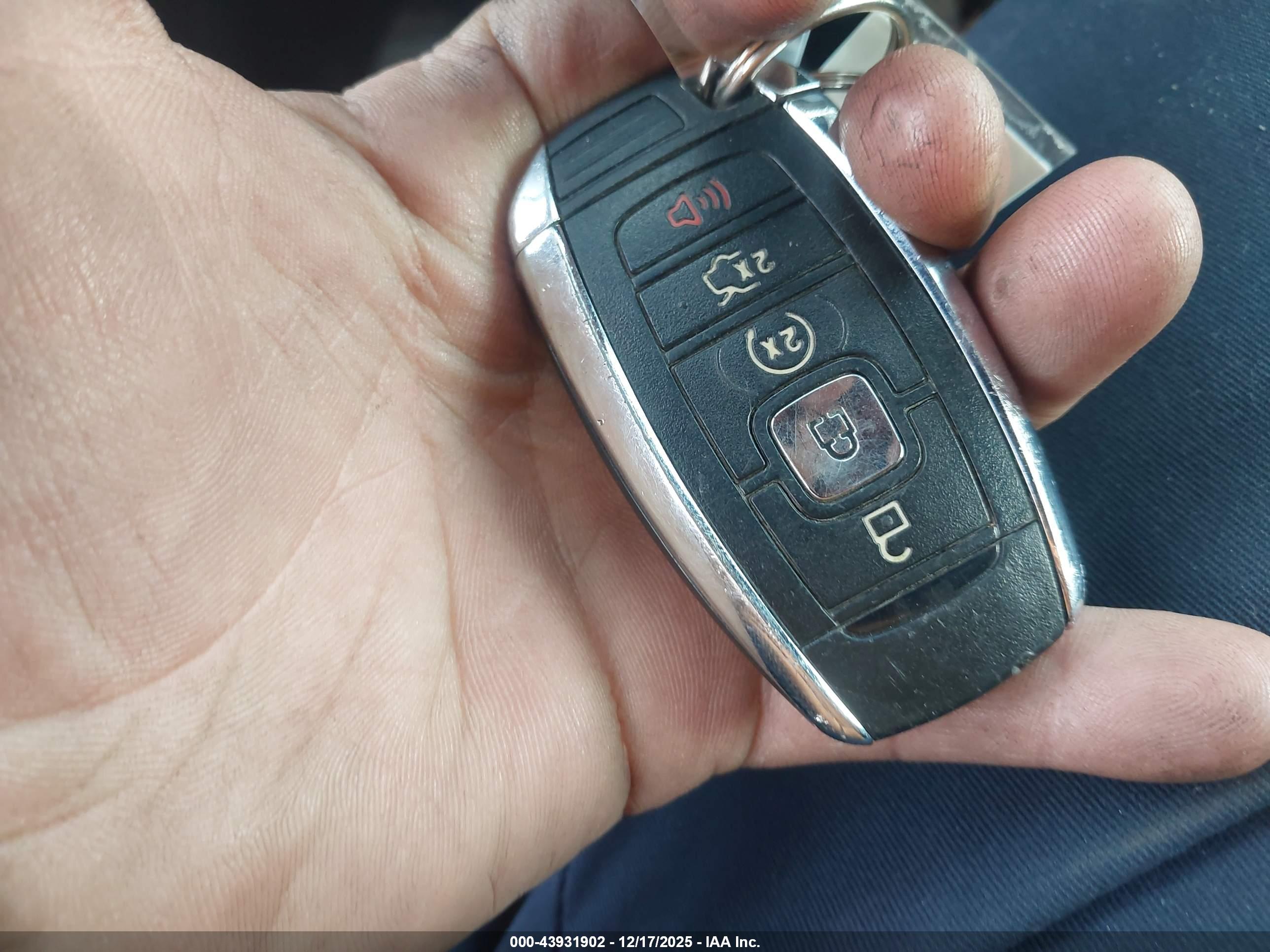 LINCOLN MKC image 11