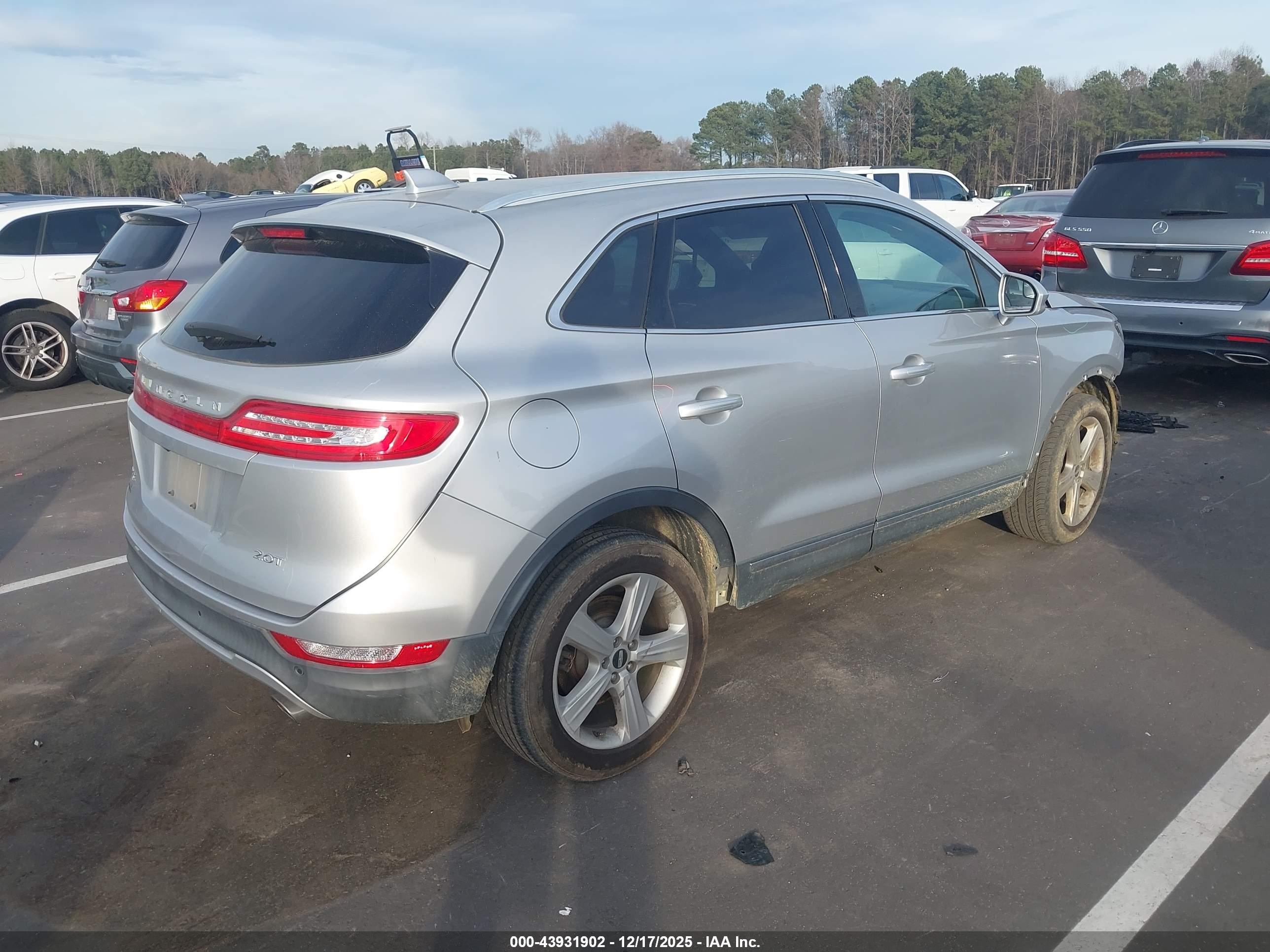 LINCOLN MKC image 4