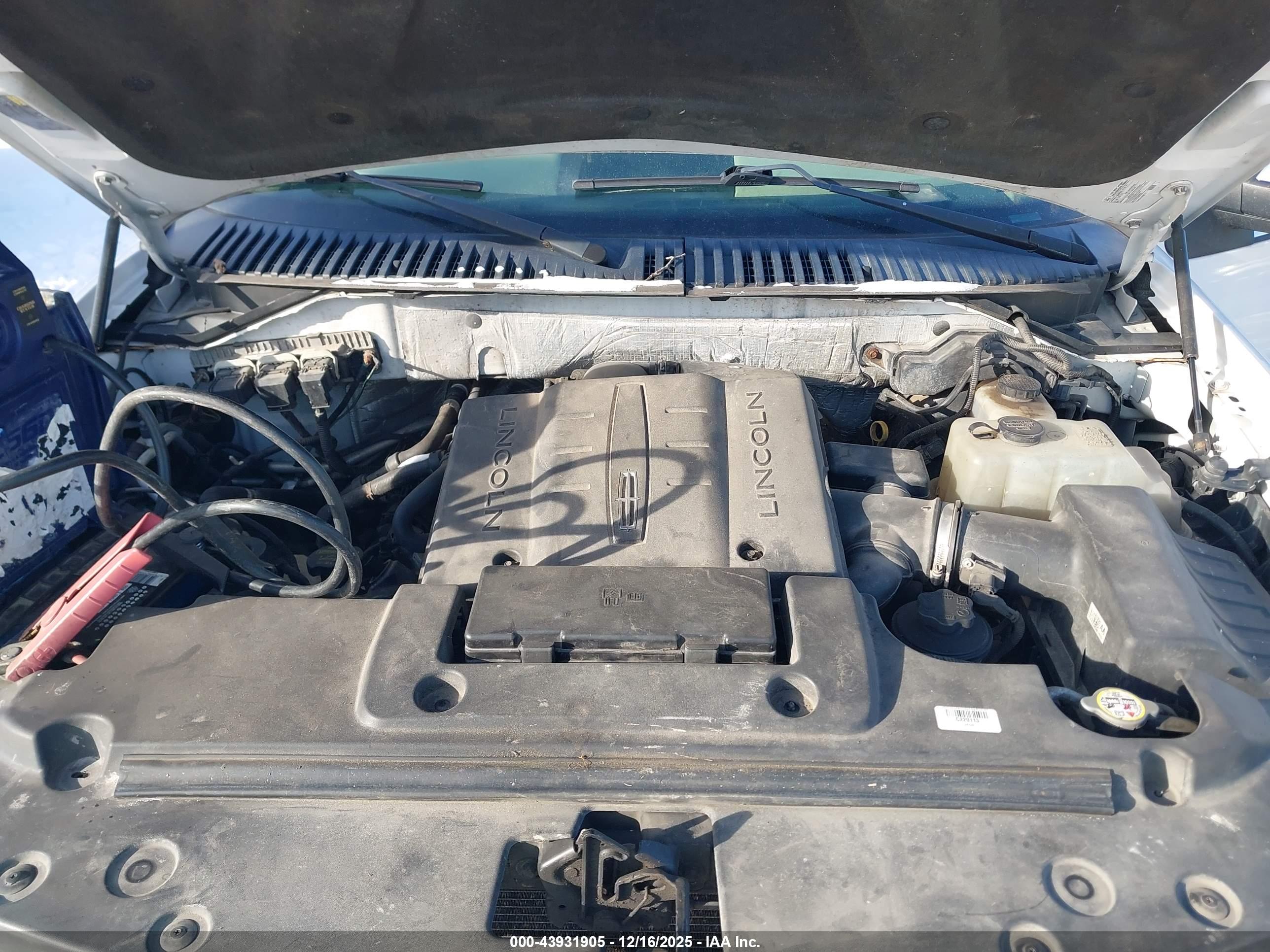 LINCOLN NAVIGATOR image 10