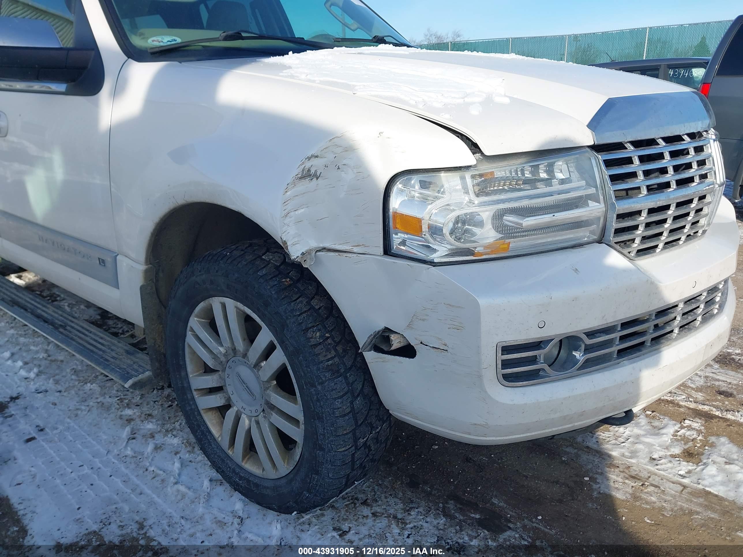 LINCOLN NAVIGATOR image 6