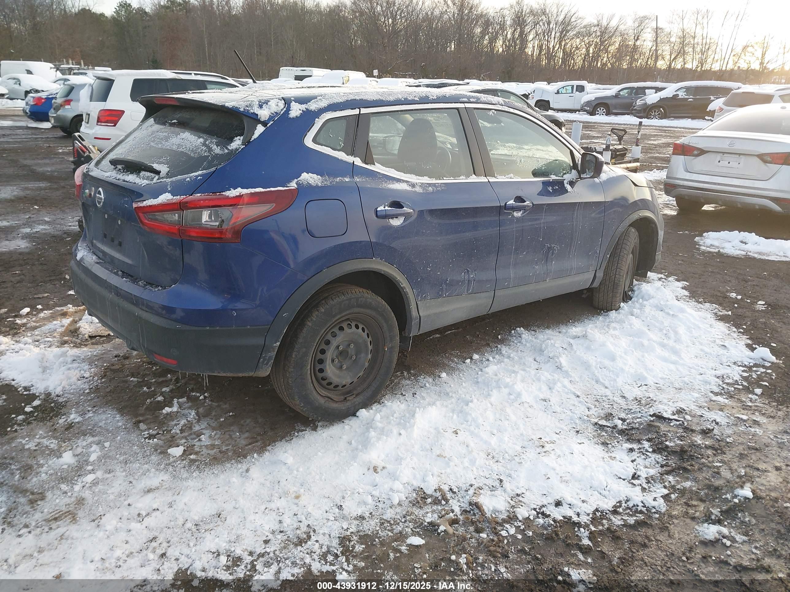 NISSAN ROGUE image 4