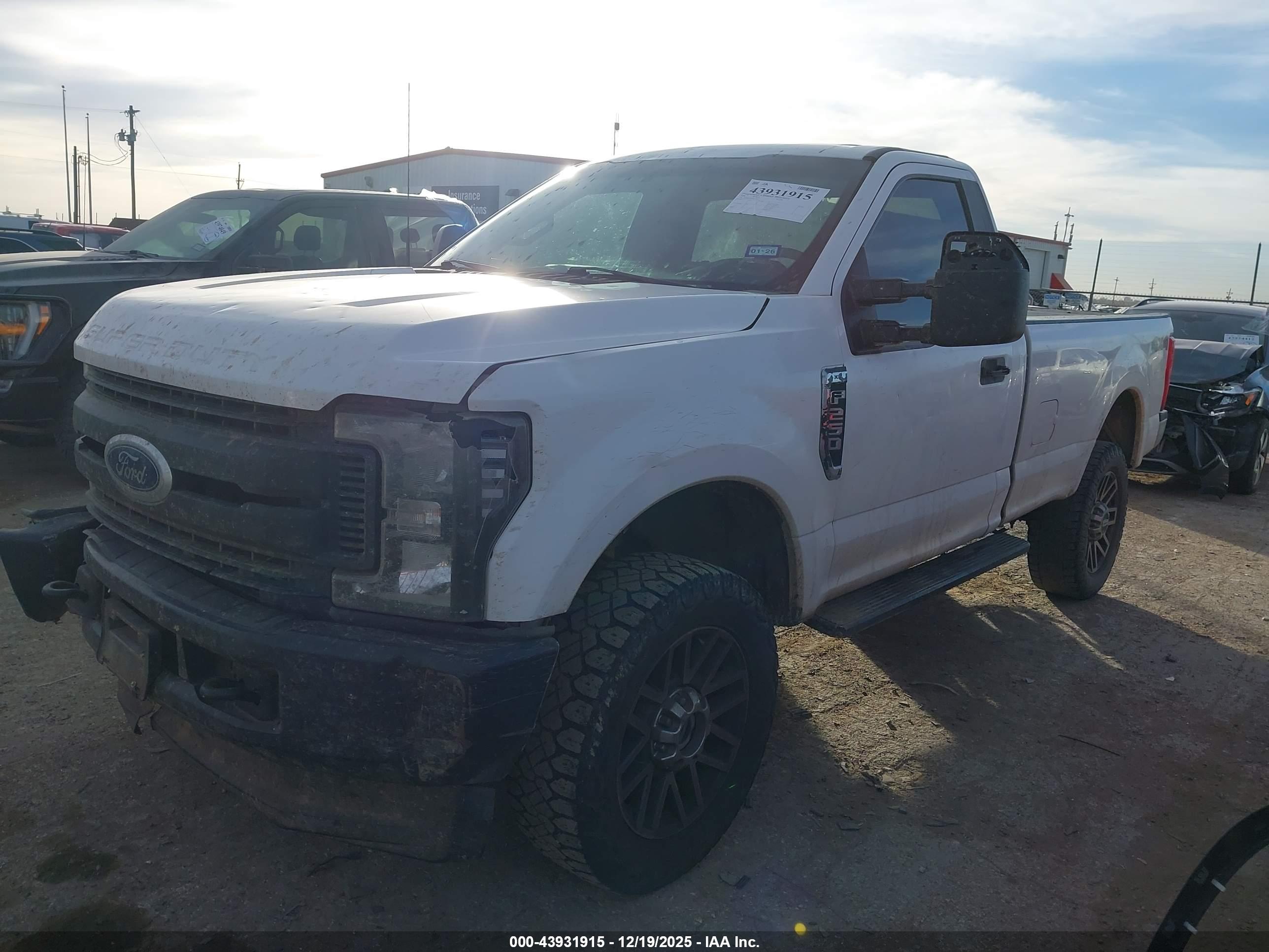 FORD F-250 image 2