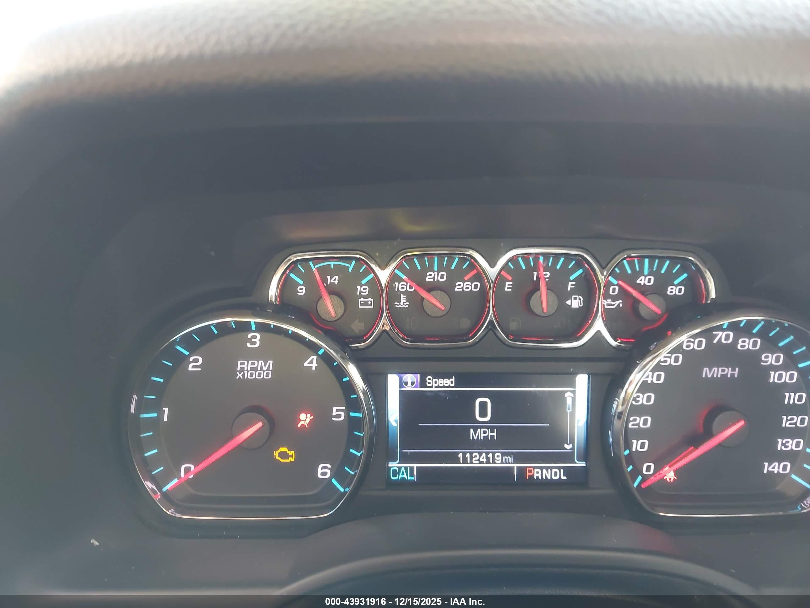CHEVROLET SUBURBAN image 7