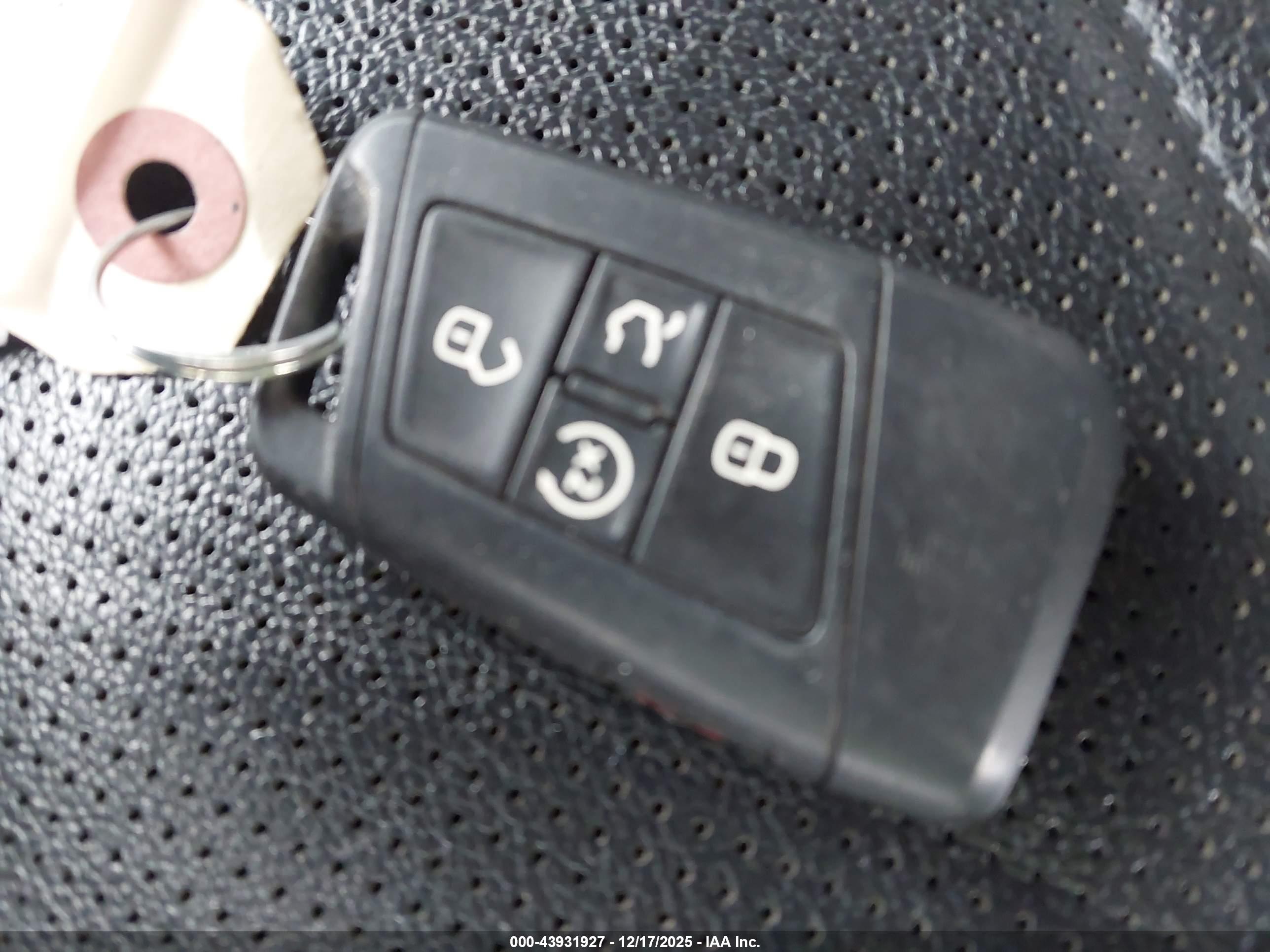VOLKSWAGEN TIGUAN image 11