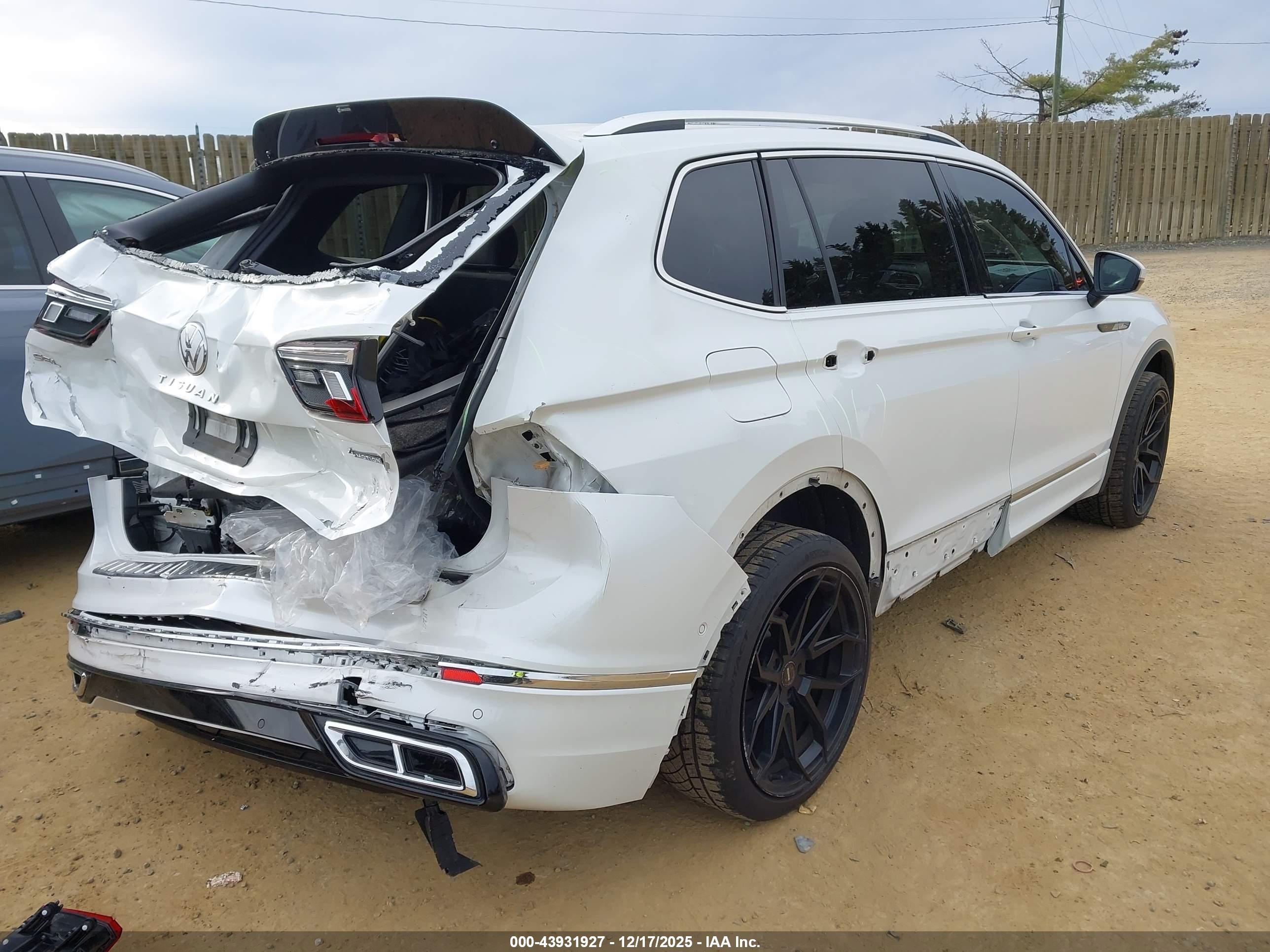 VOLKSWAGEN TIGUAN image 4