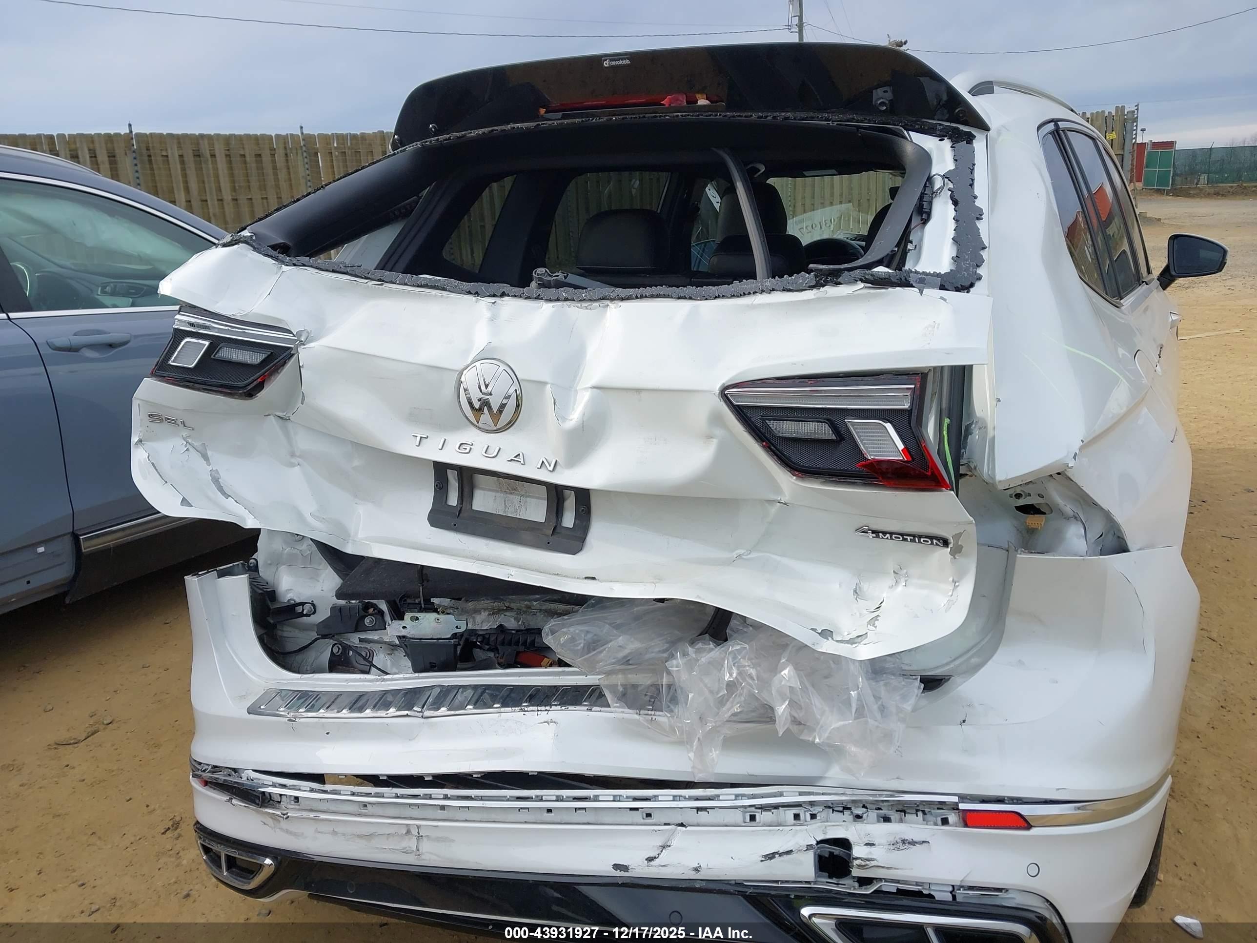 VOLKSWAGEN TIGUAN image 6