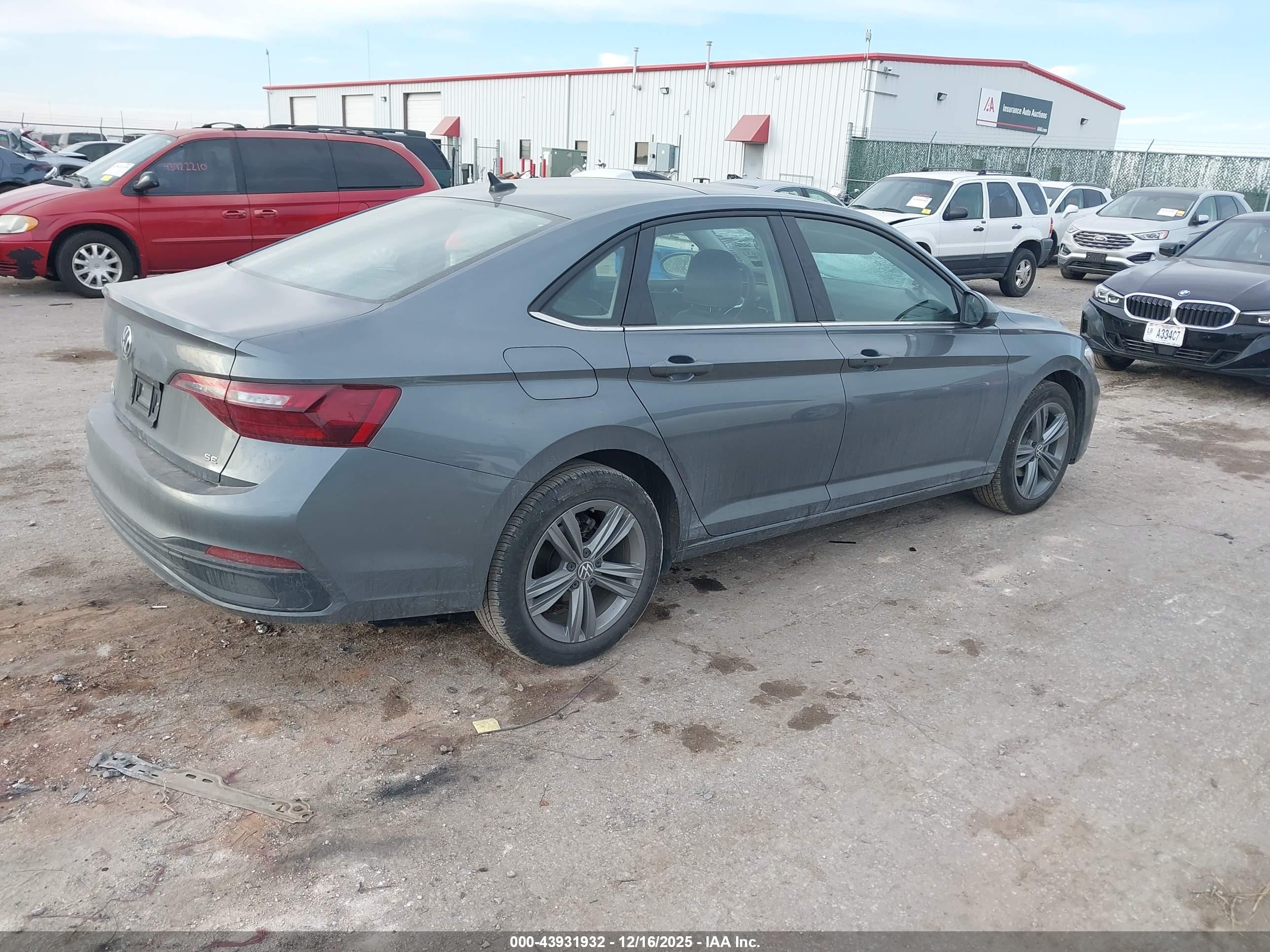 VOLKSWAGEN JETTA image 4