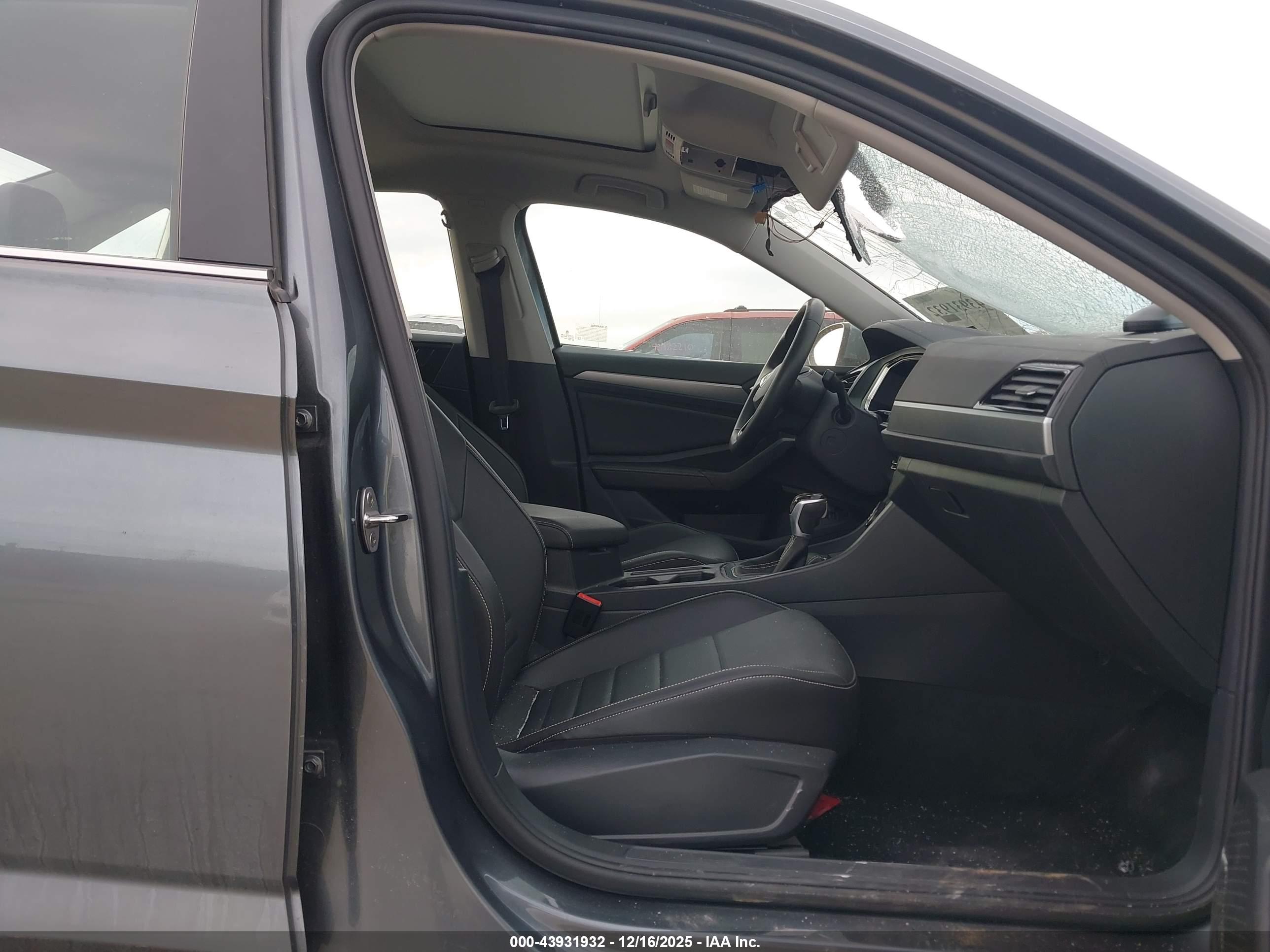 VOLKSWAGEN JETTA image 5