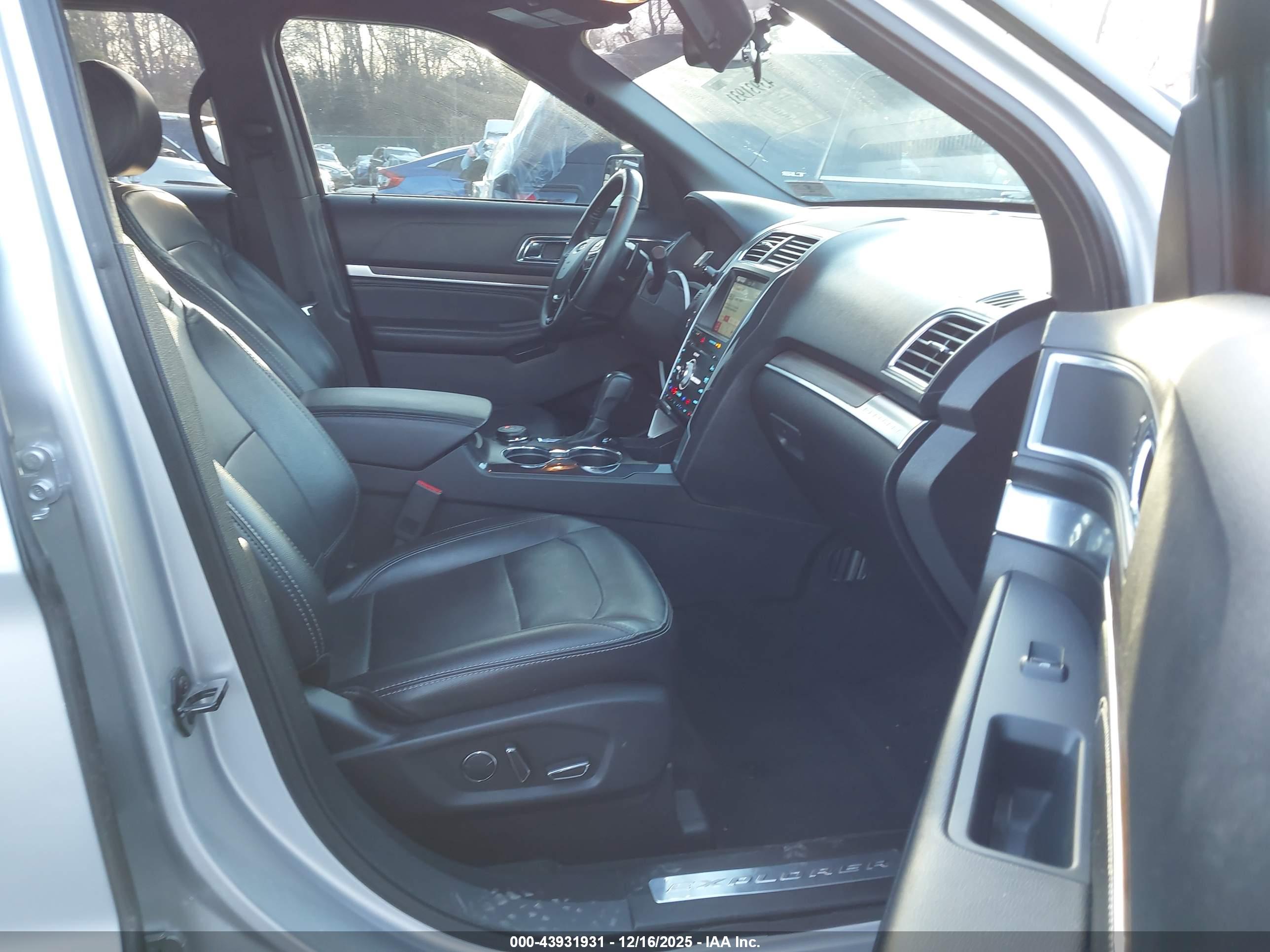 FORD EXPLORER image 5