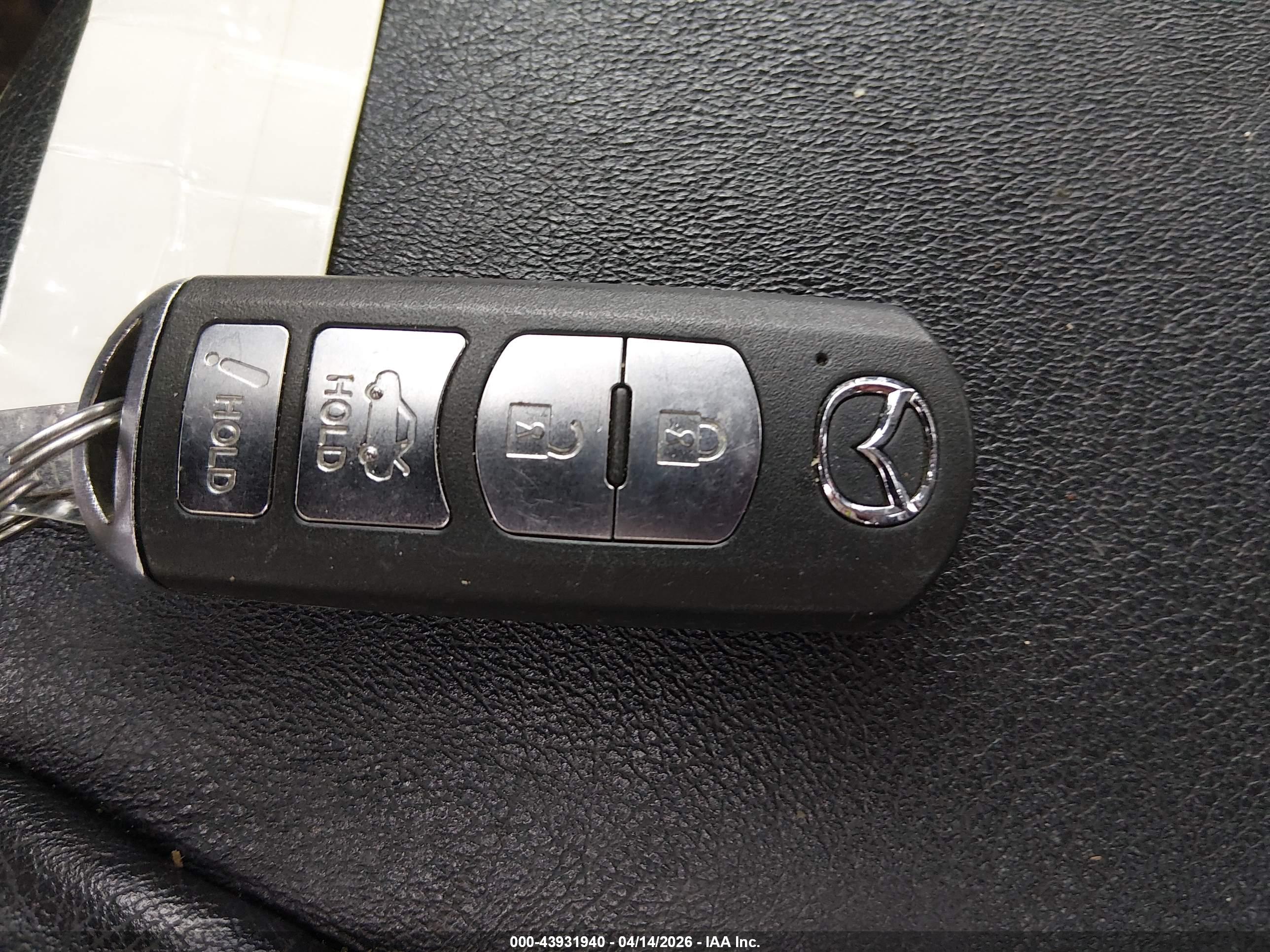 MAZDA MAZDA3 image 11