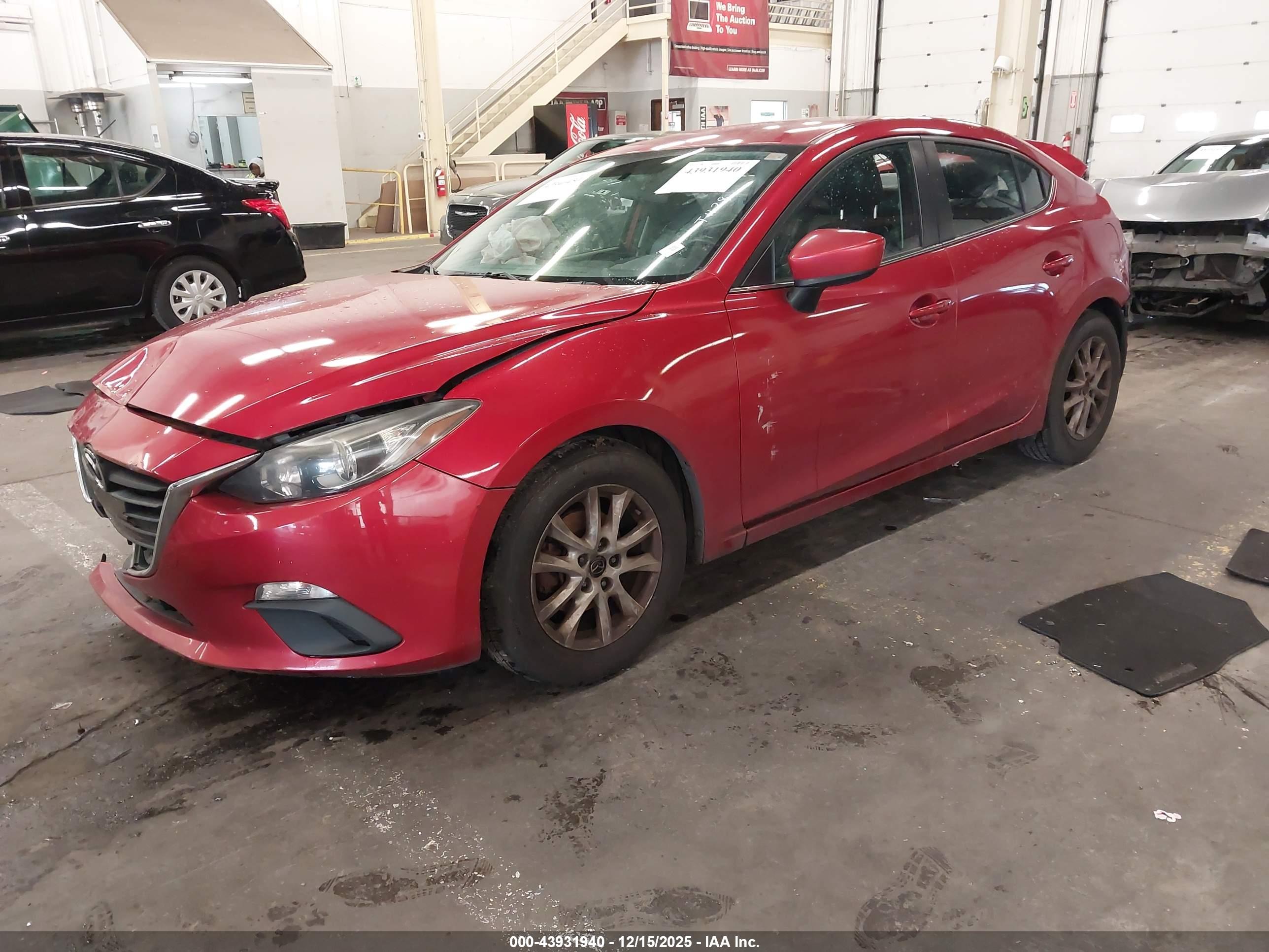 MAZDA MAZDA3 image 2