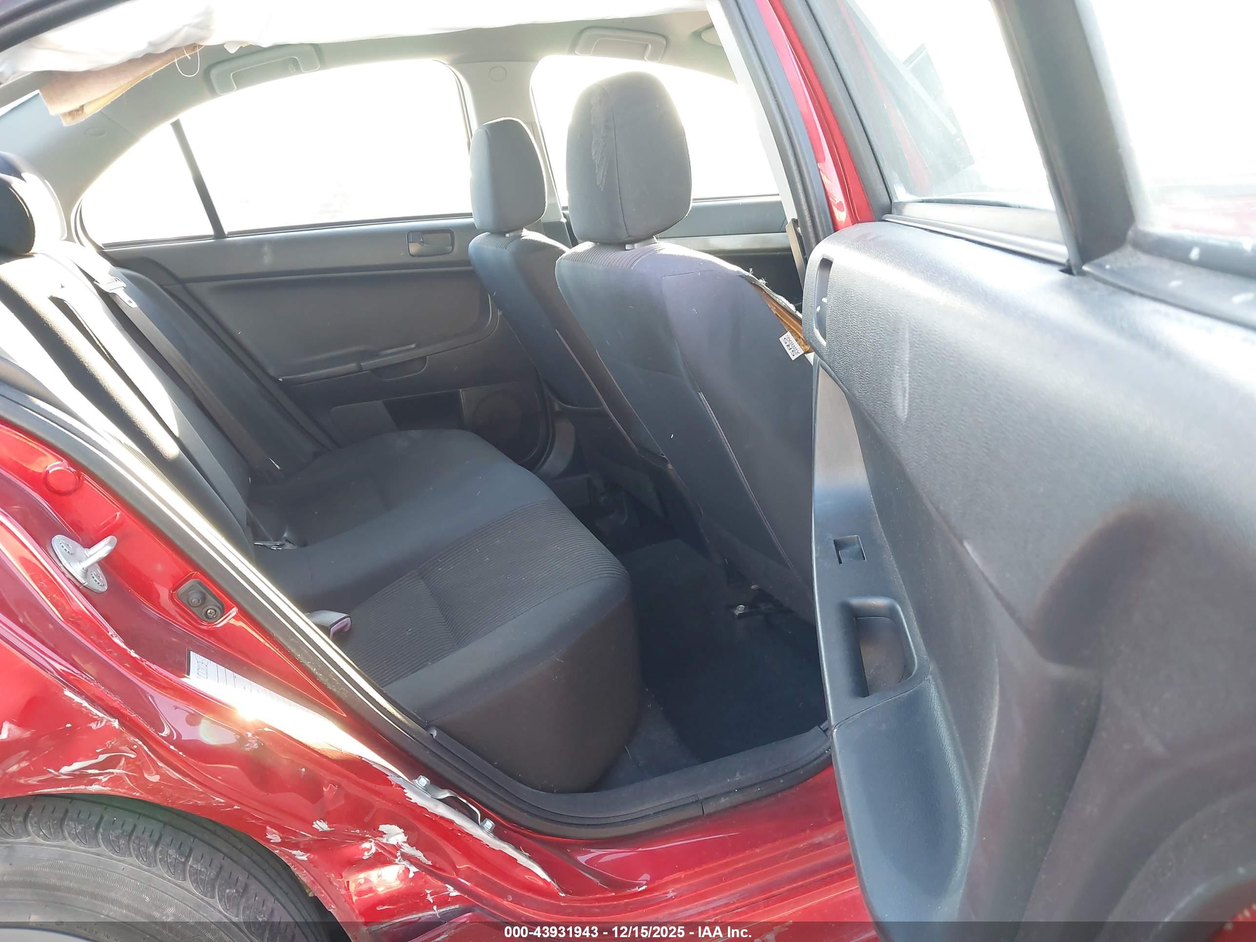 MITSUBISHI LANCER image 8