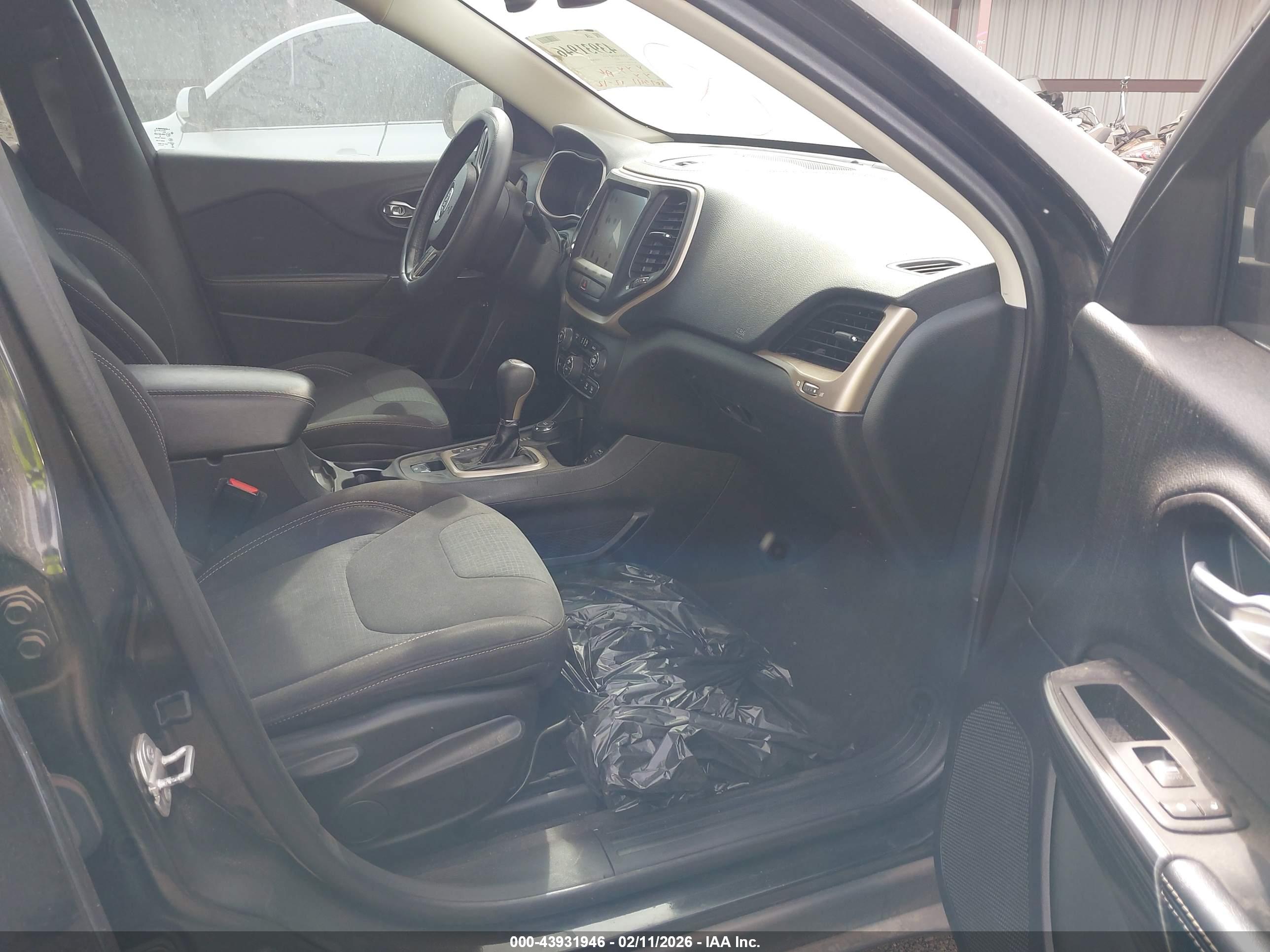 JEEP CHEROKEE image 5