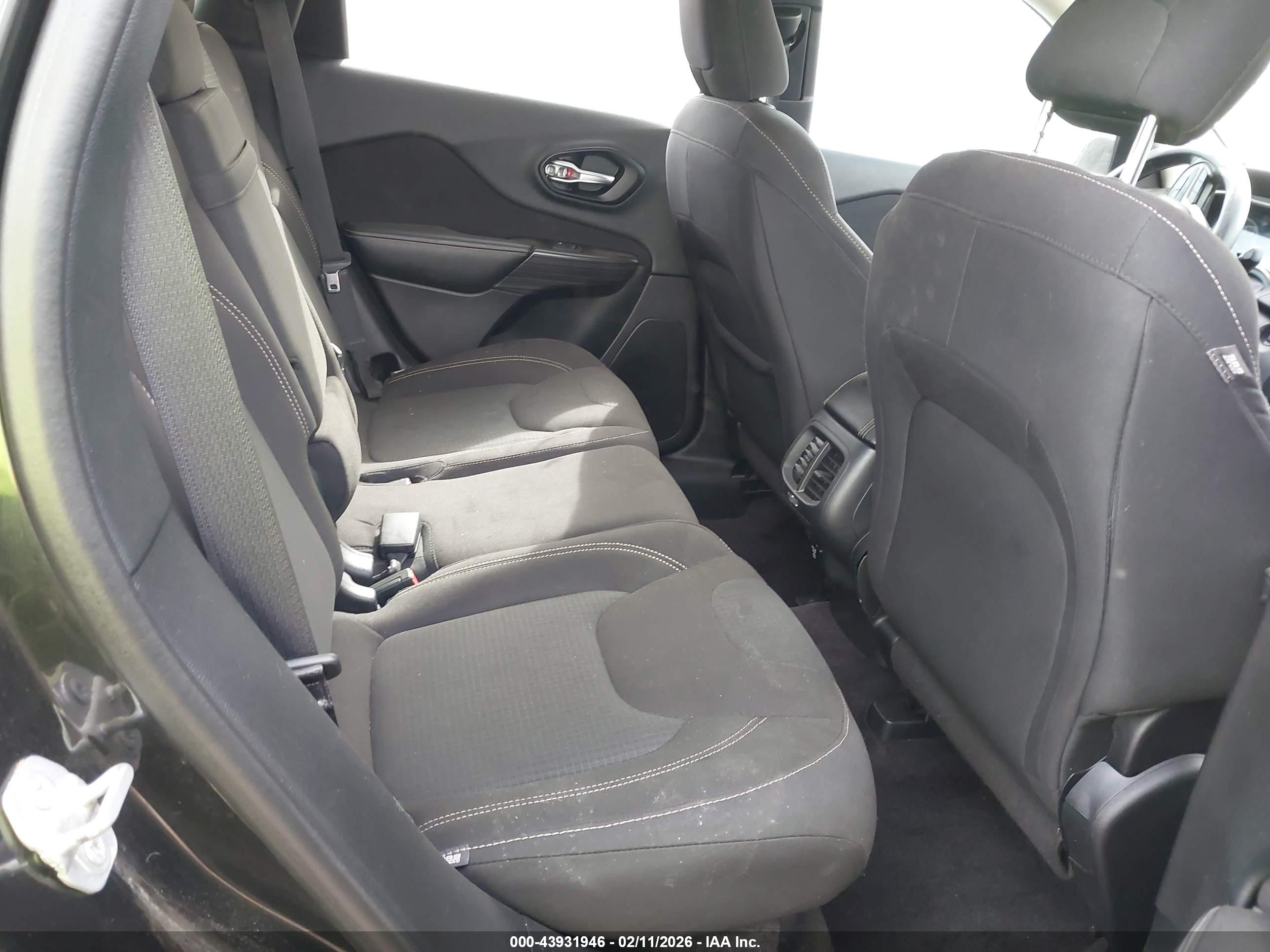 JEEP CHEROKEE image 8