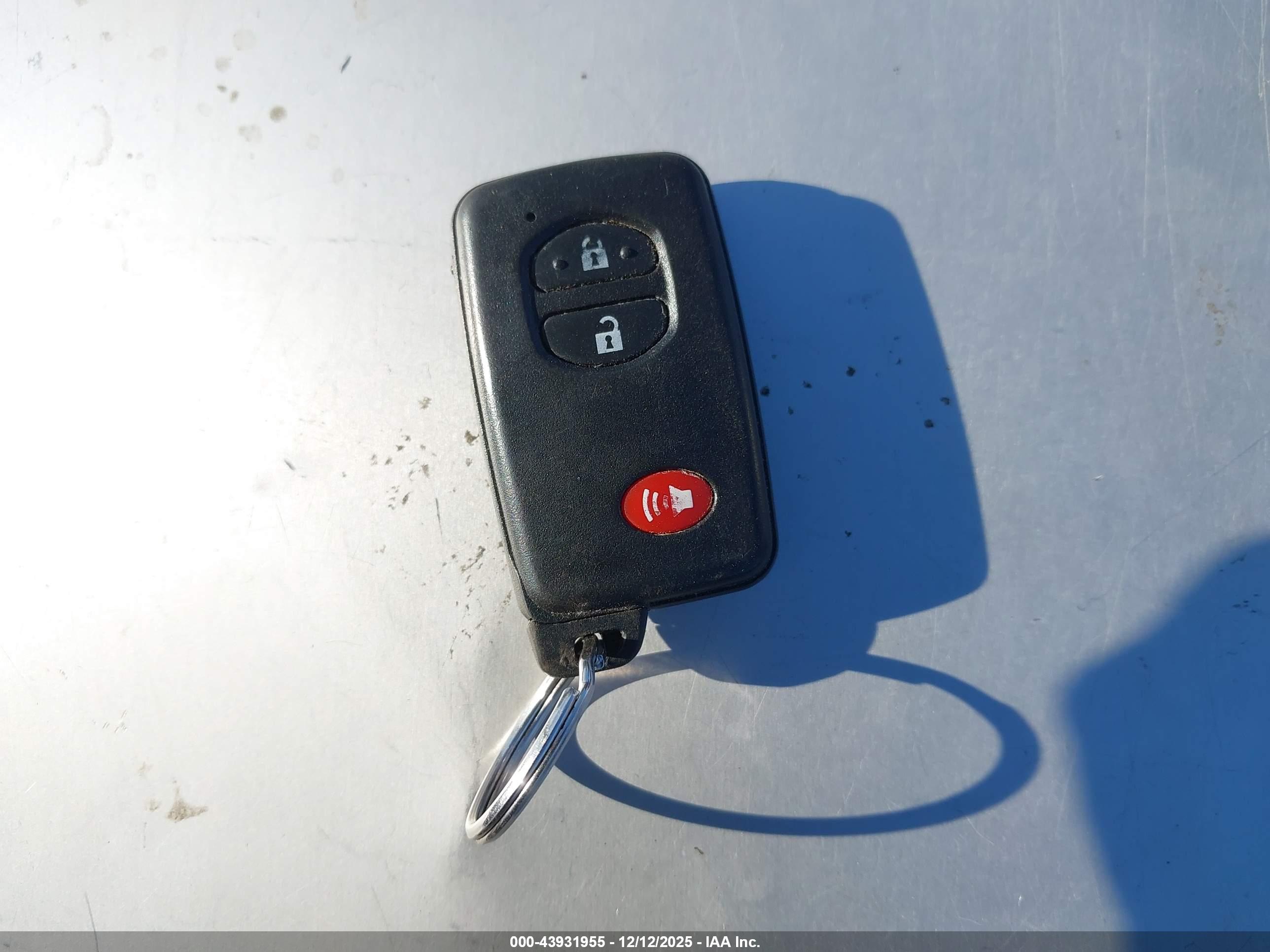 TOYOTA PRIUS image 11