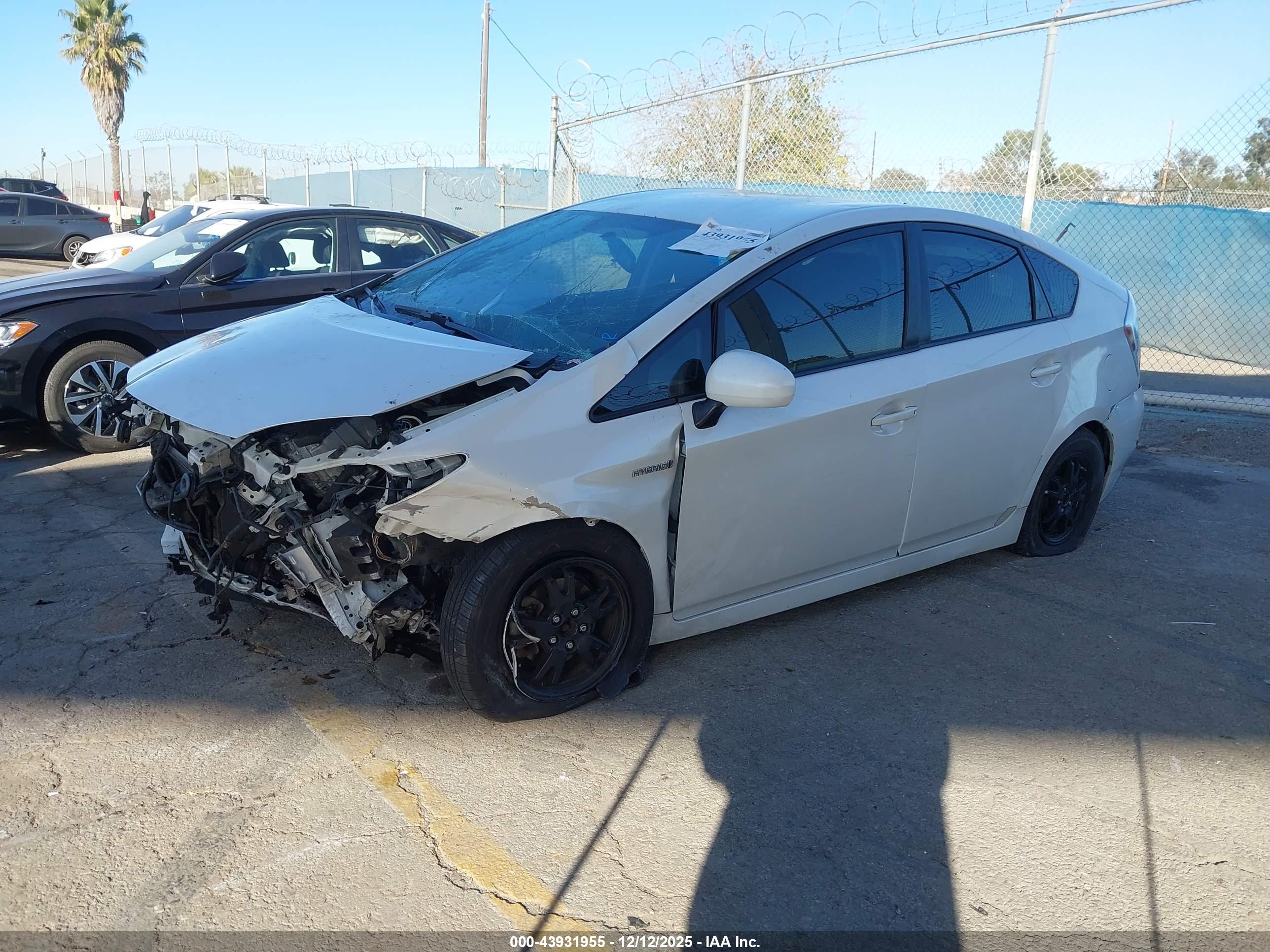 TOYOTA PRIUS image 2