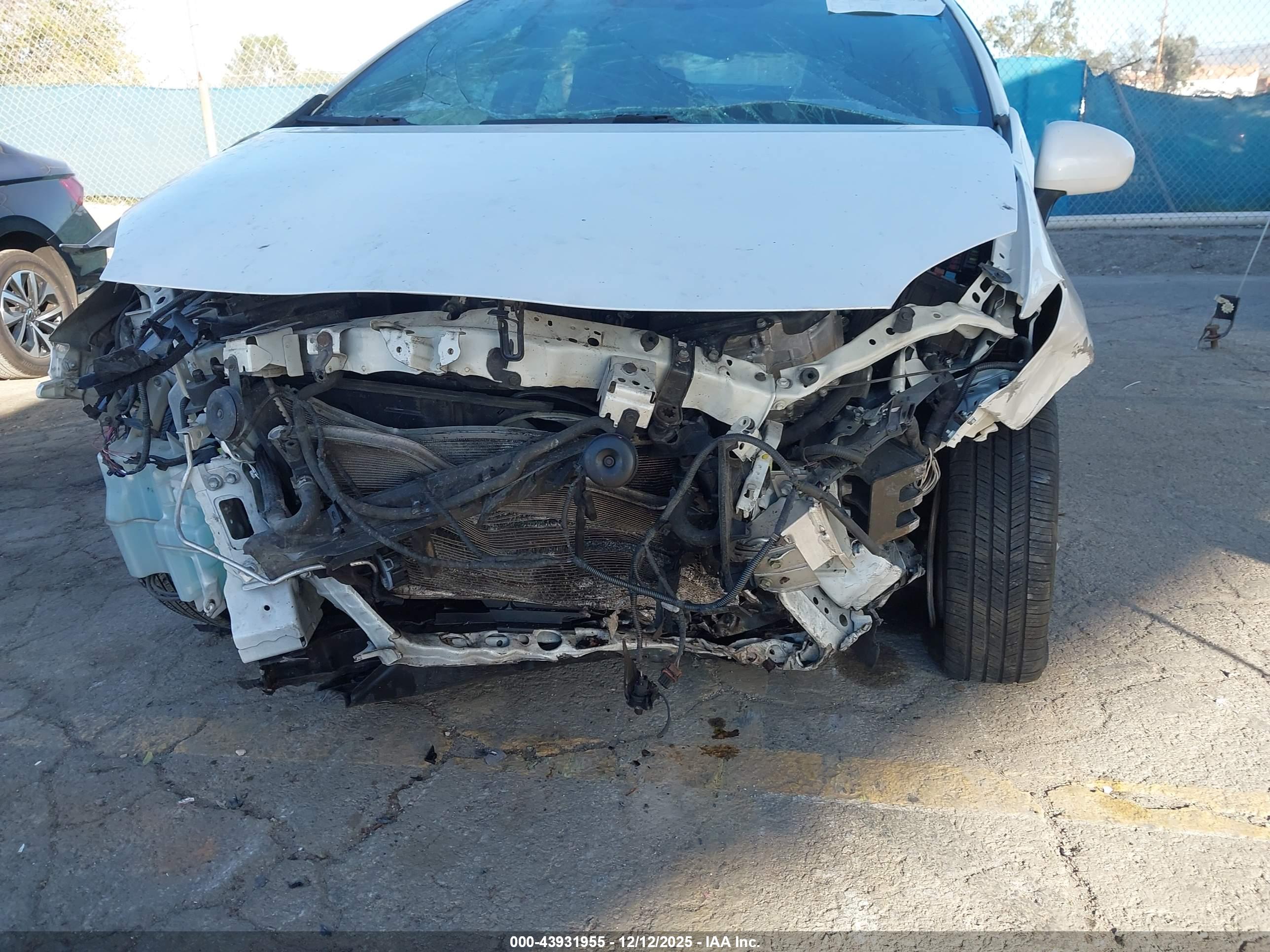 TOYOTA PRIUS image 6