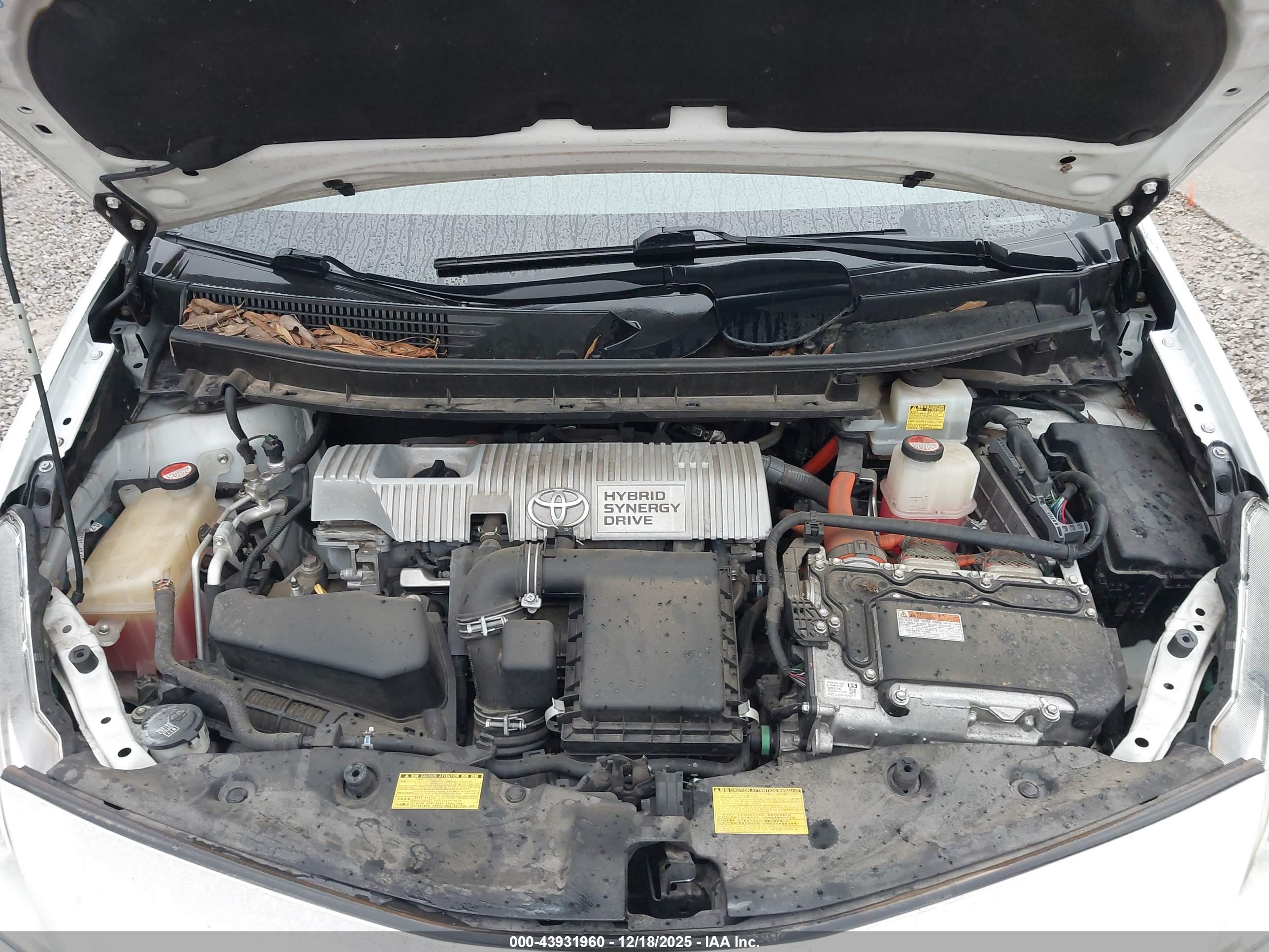 TOYOTA PRIUS image 10