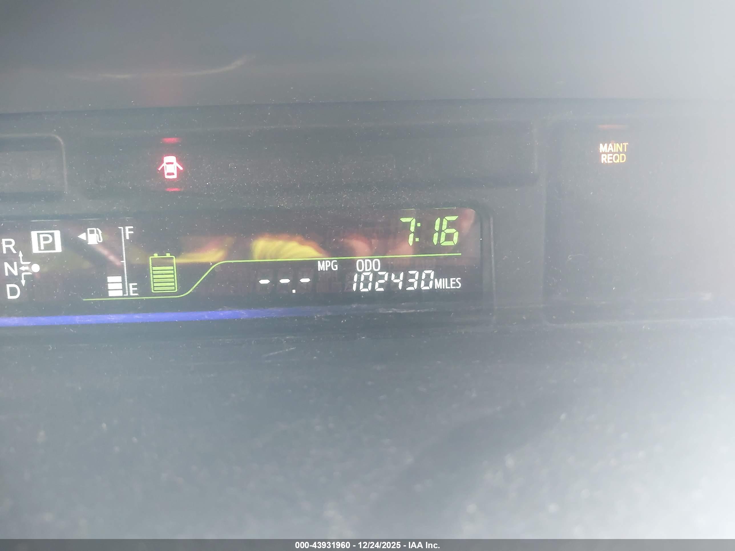 TOYOTA PRIUS image 7