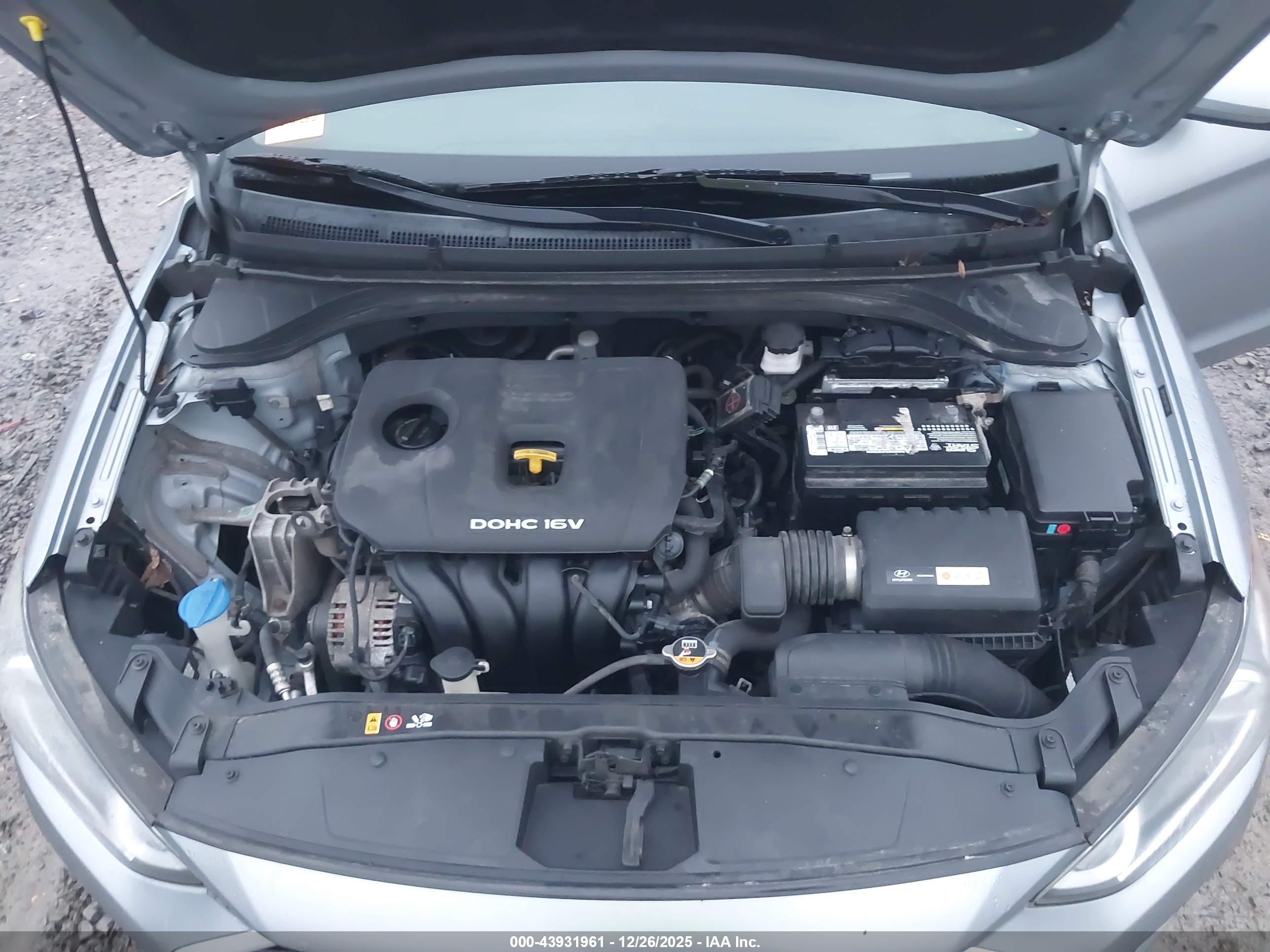 HYUNDAI ELANTRA image 10