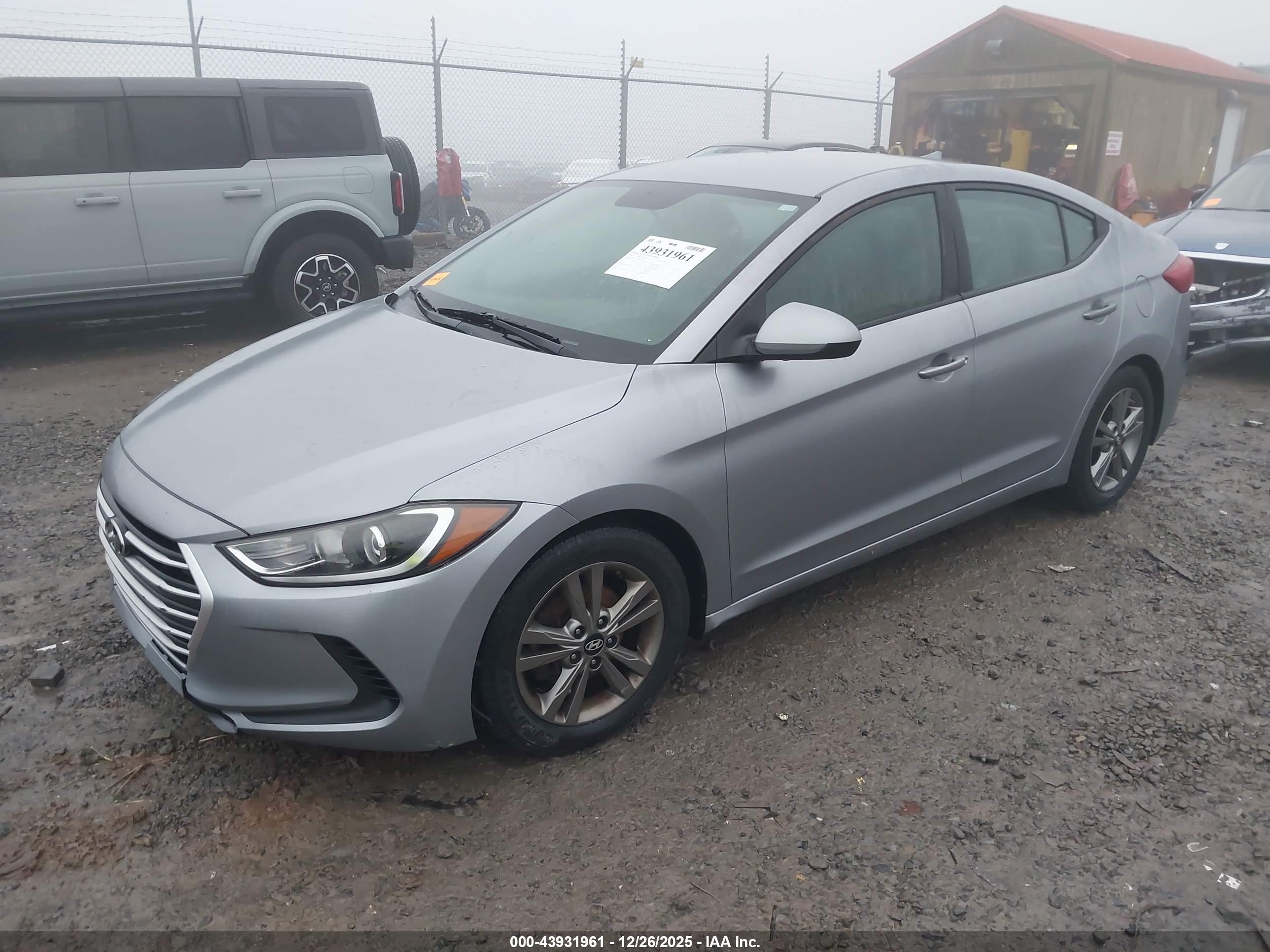 HYUNDAI ELANTRA image 2