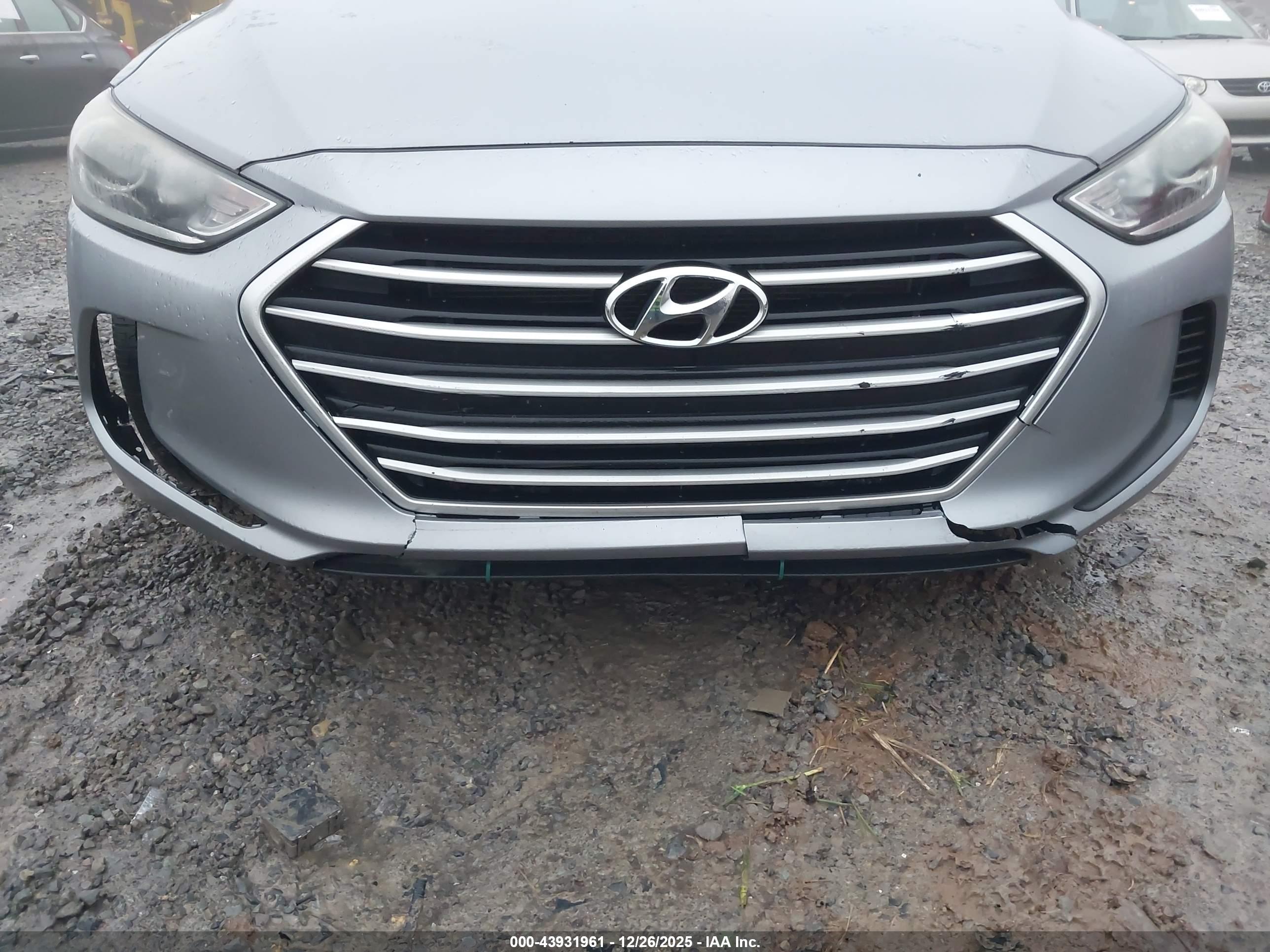 HYUNDAI ELANTRA image 6