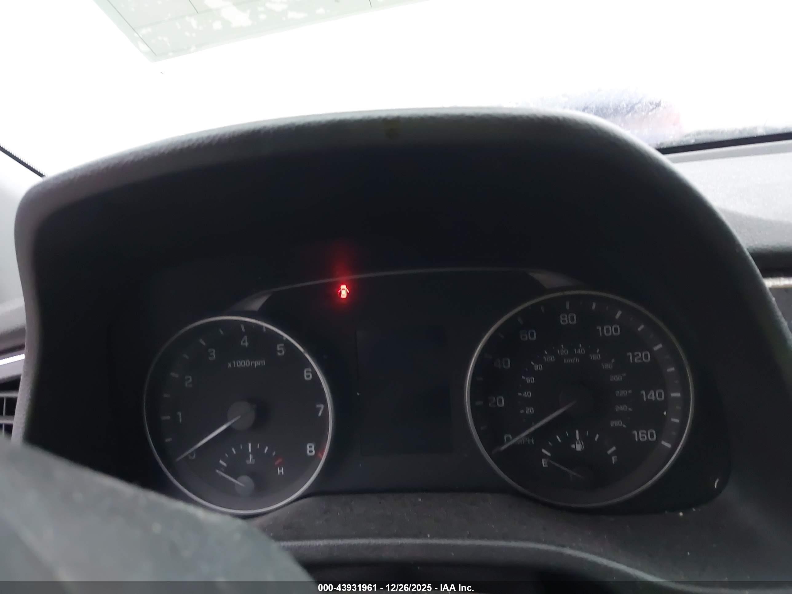 HYUNDAI ELANTRA image 7