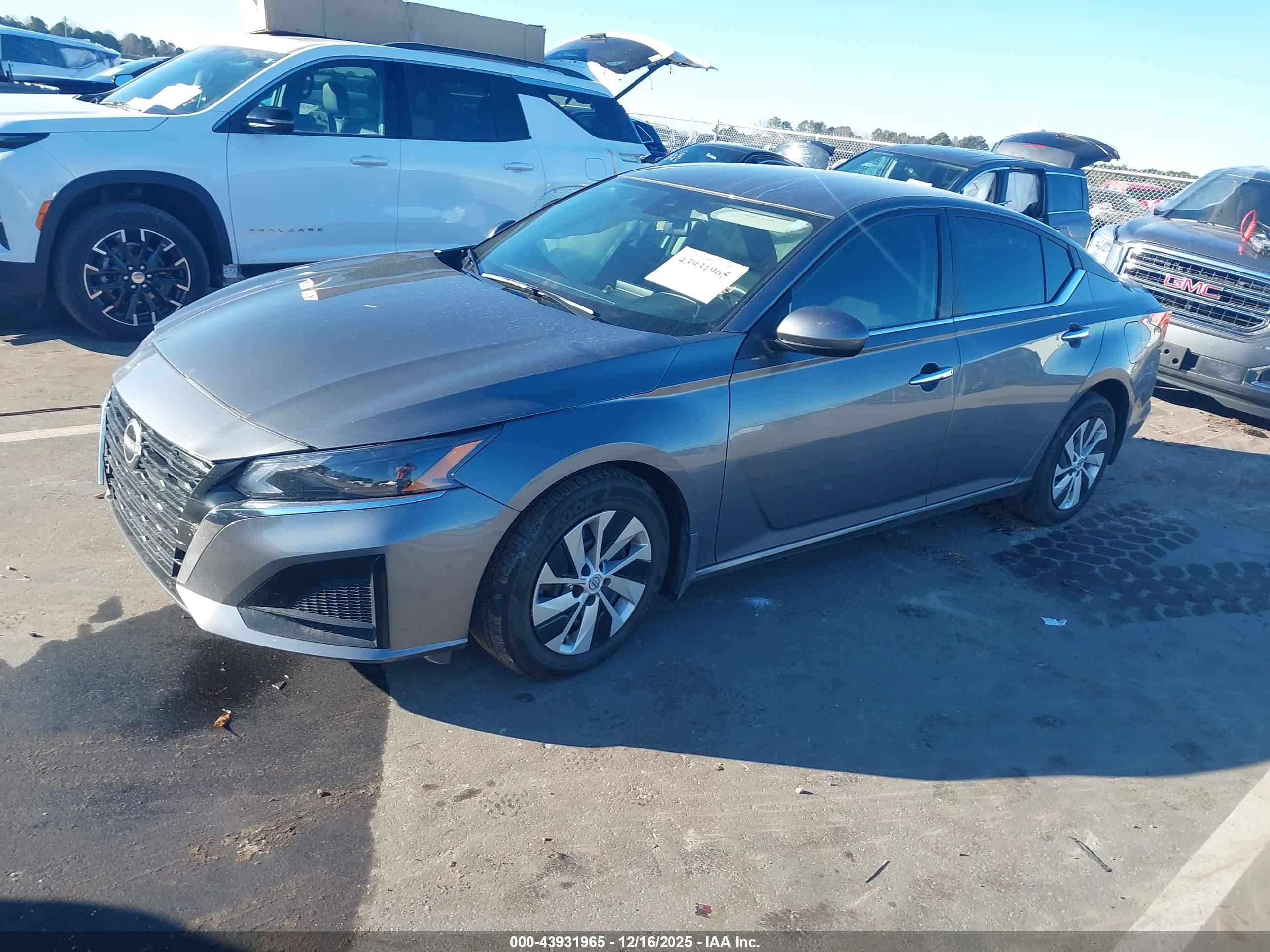 NISSAN ALTIMA image 2
