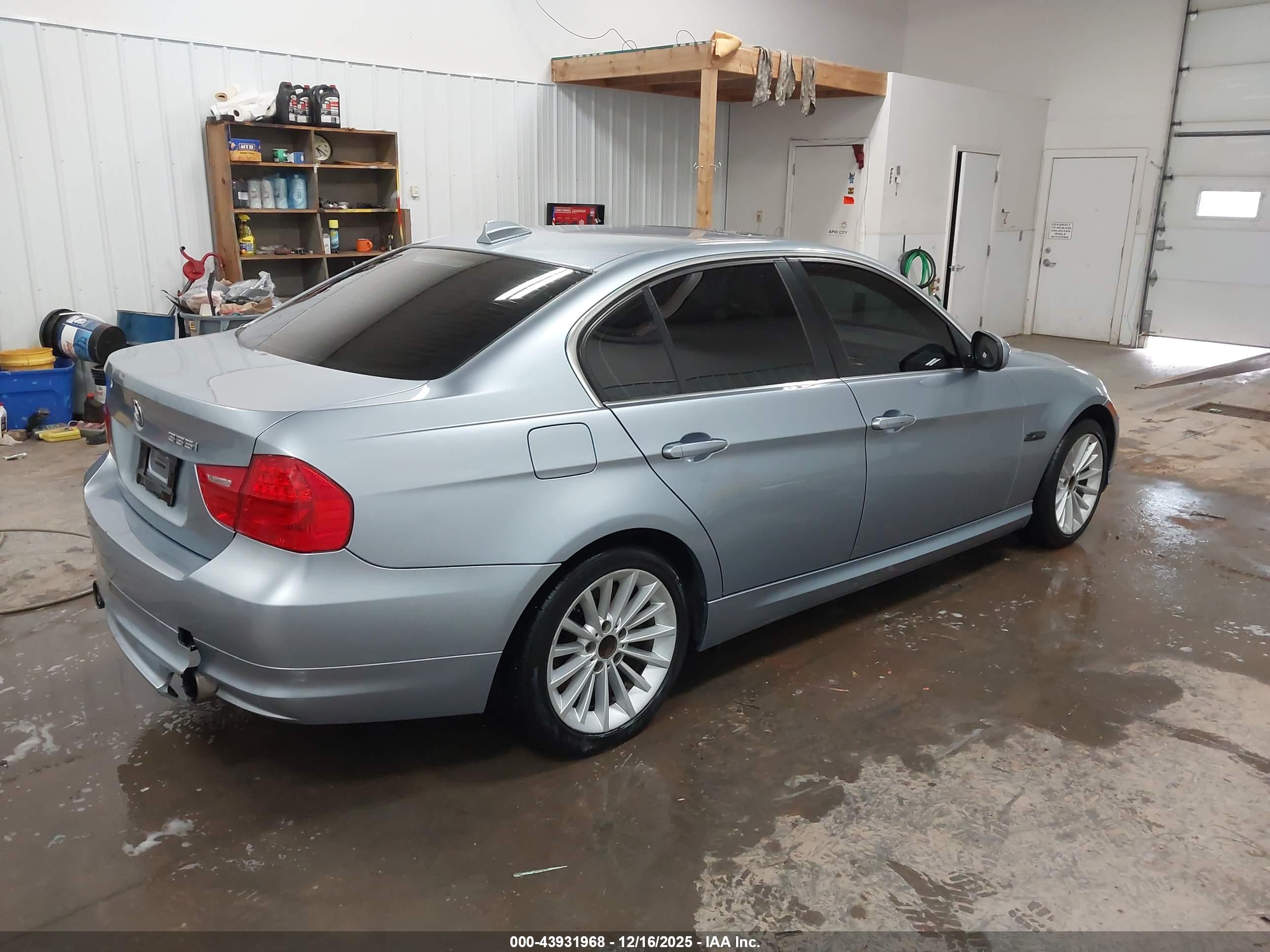 BMW 335I image 4