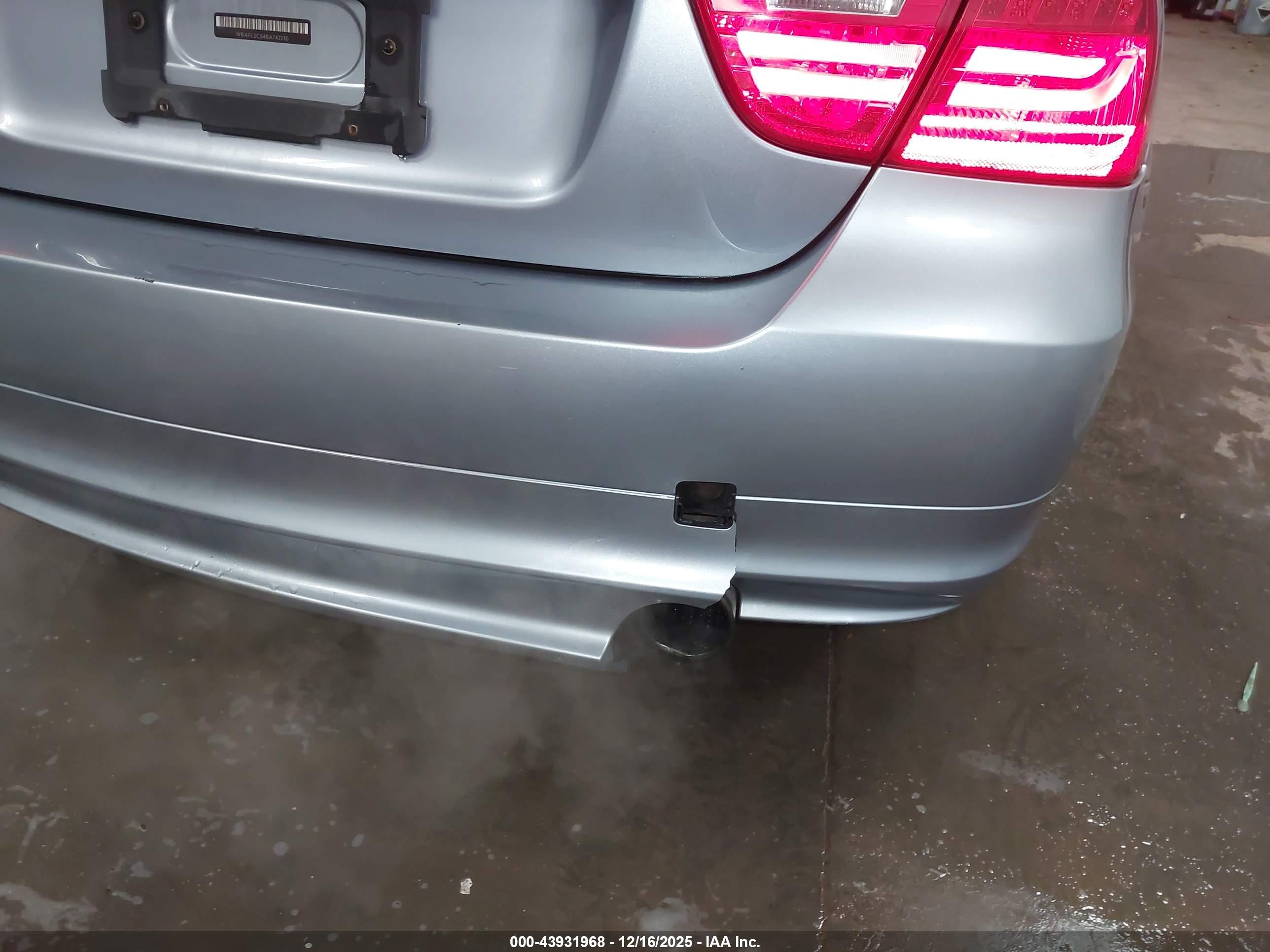 BMW 335I image 6