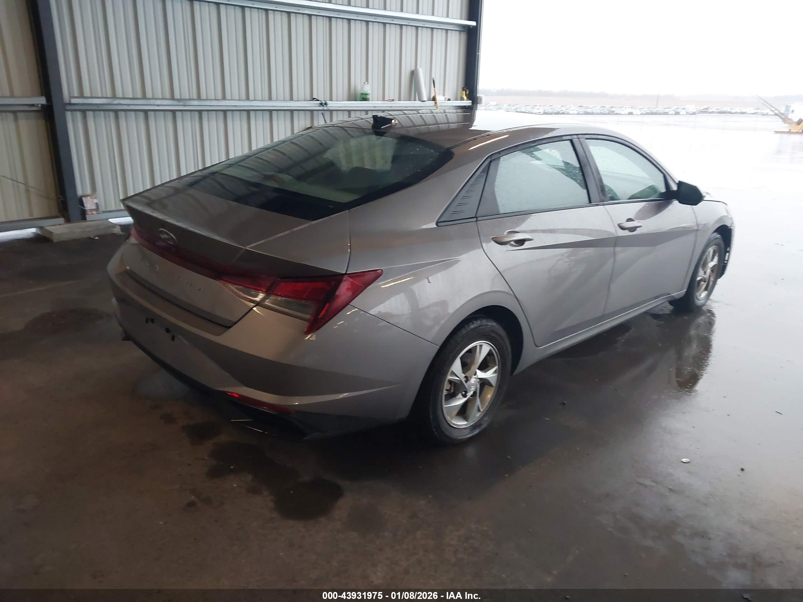 HYUNDAI ELANTRA image 4