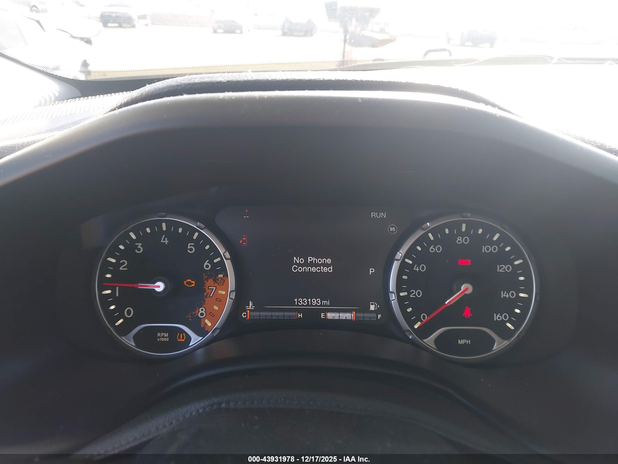 JEEP RENEGADE image 7