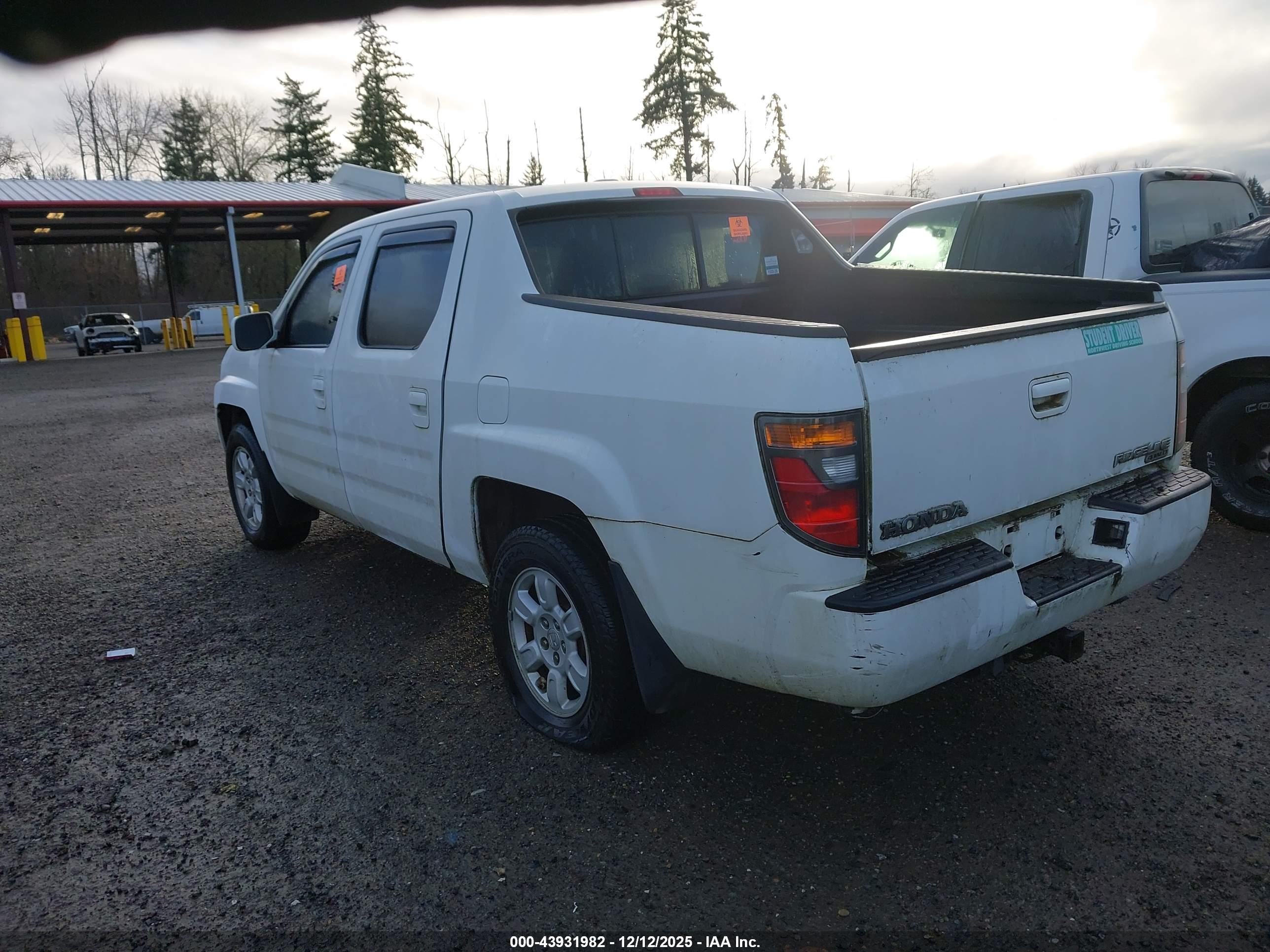 HONDA RIDGELINE image 3