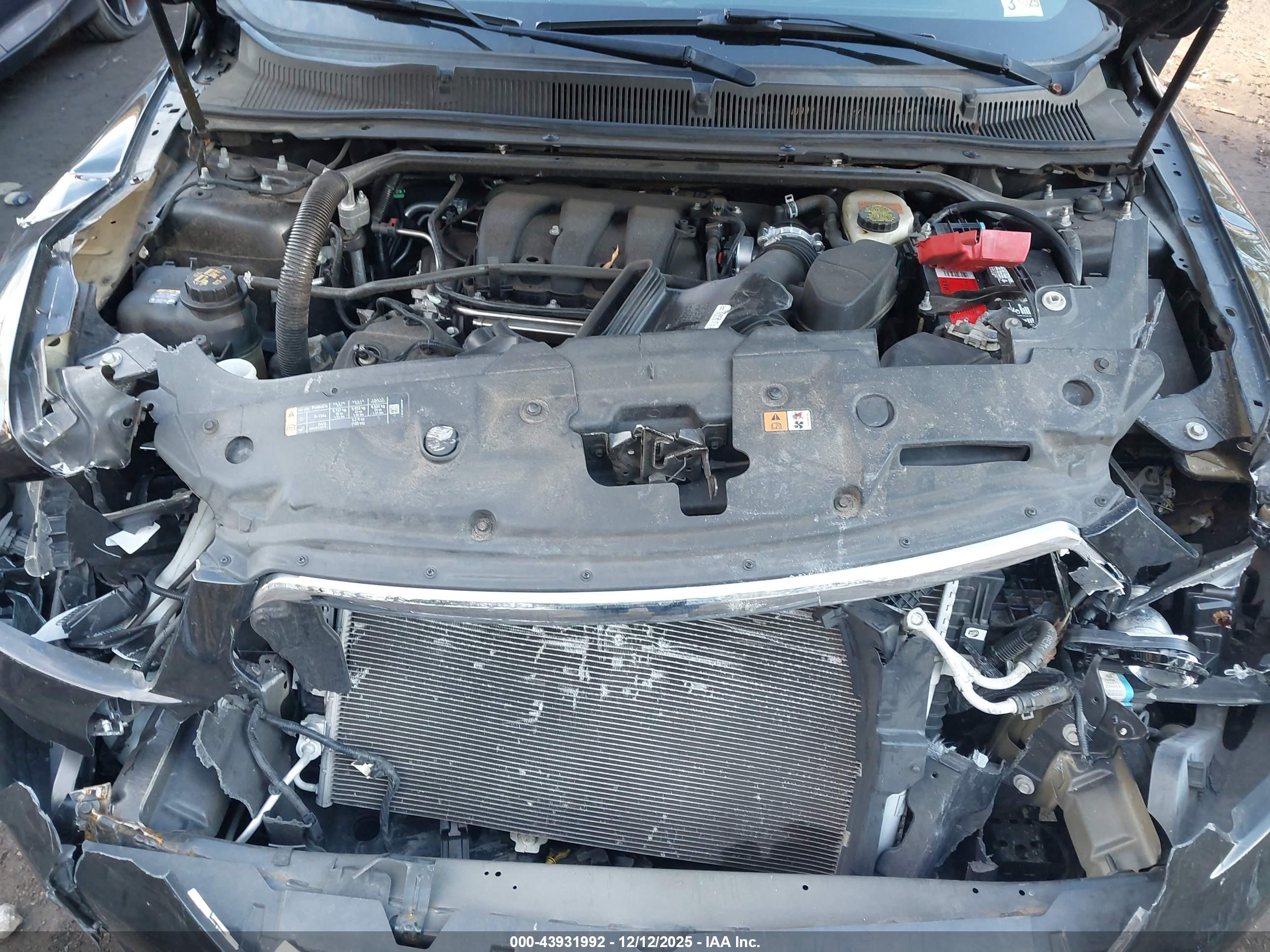 FORD TAURUS image 10