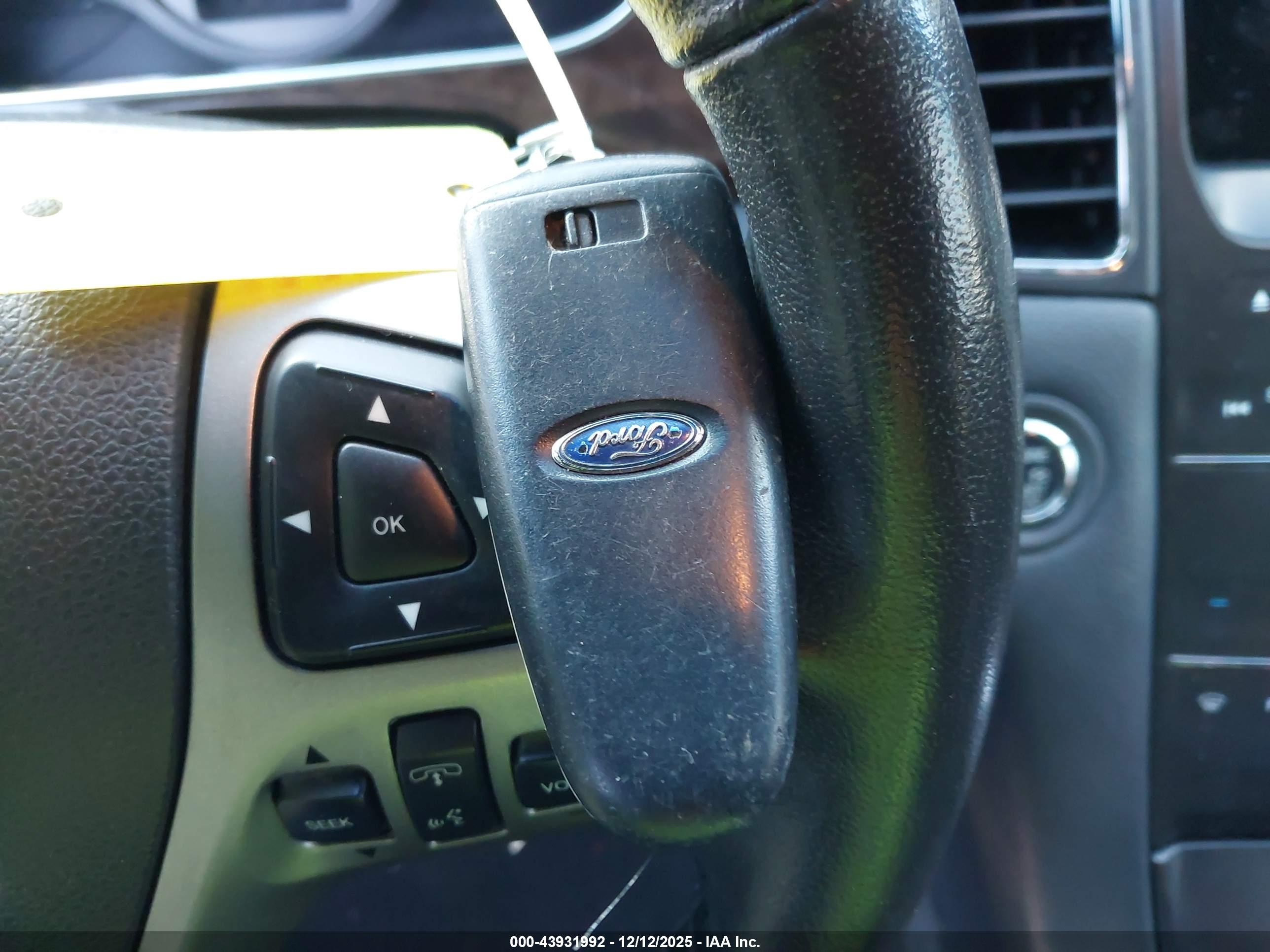 FORD TAURUS image 11