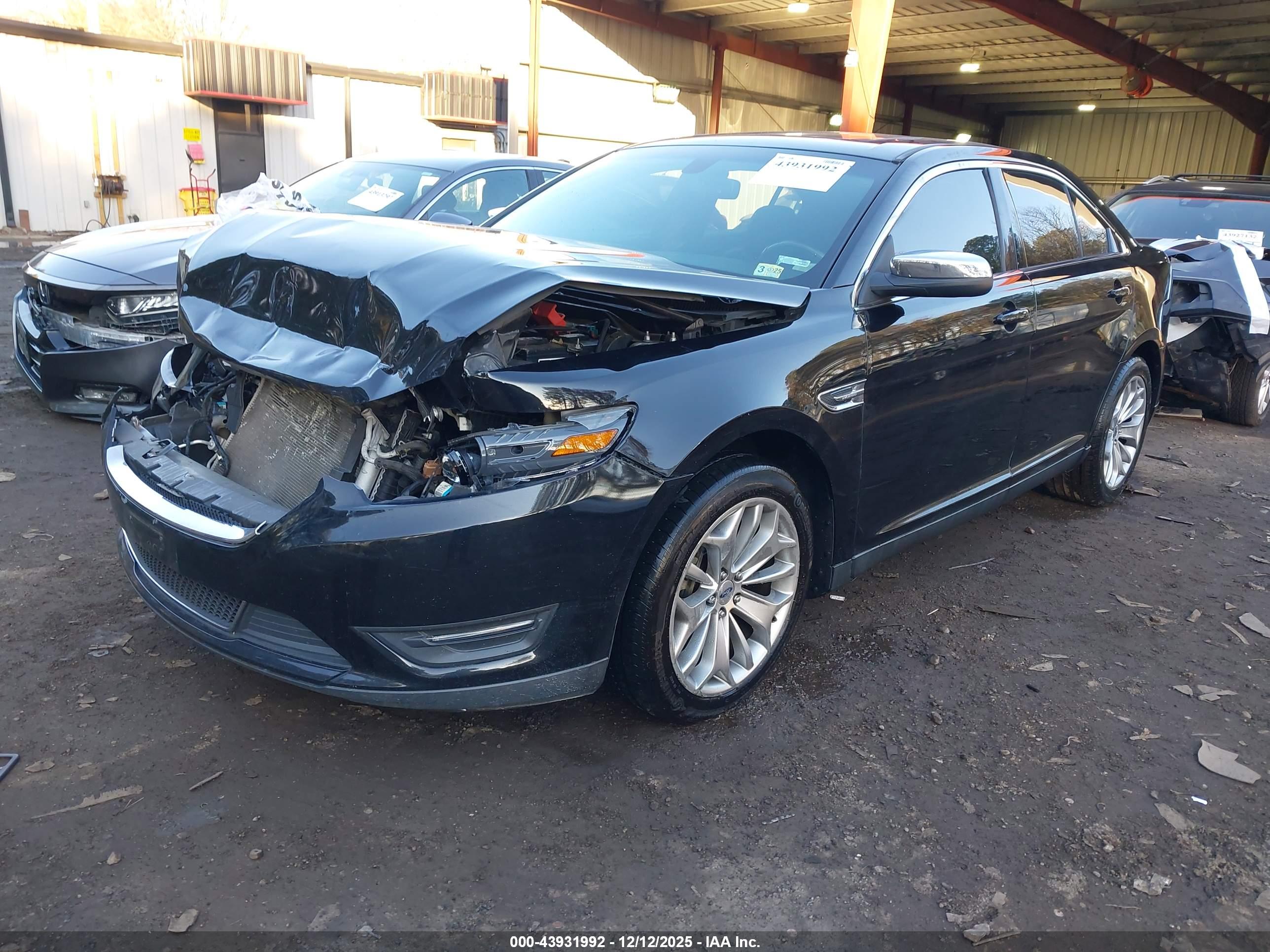 FORD TAURUS image 2