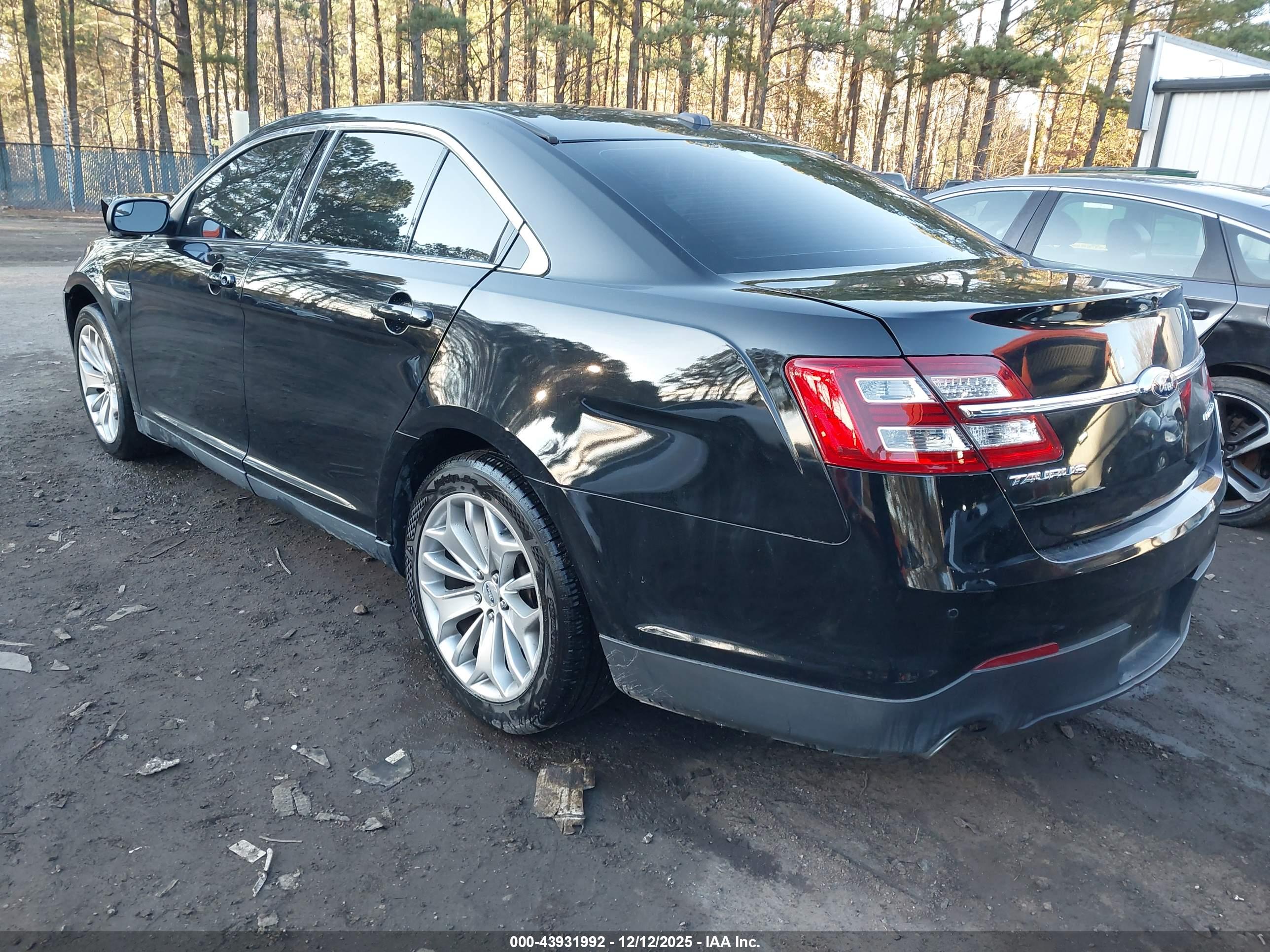 FORD TAURUS image 3